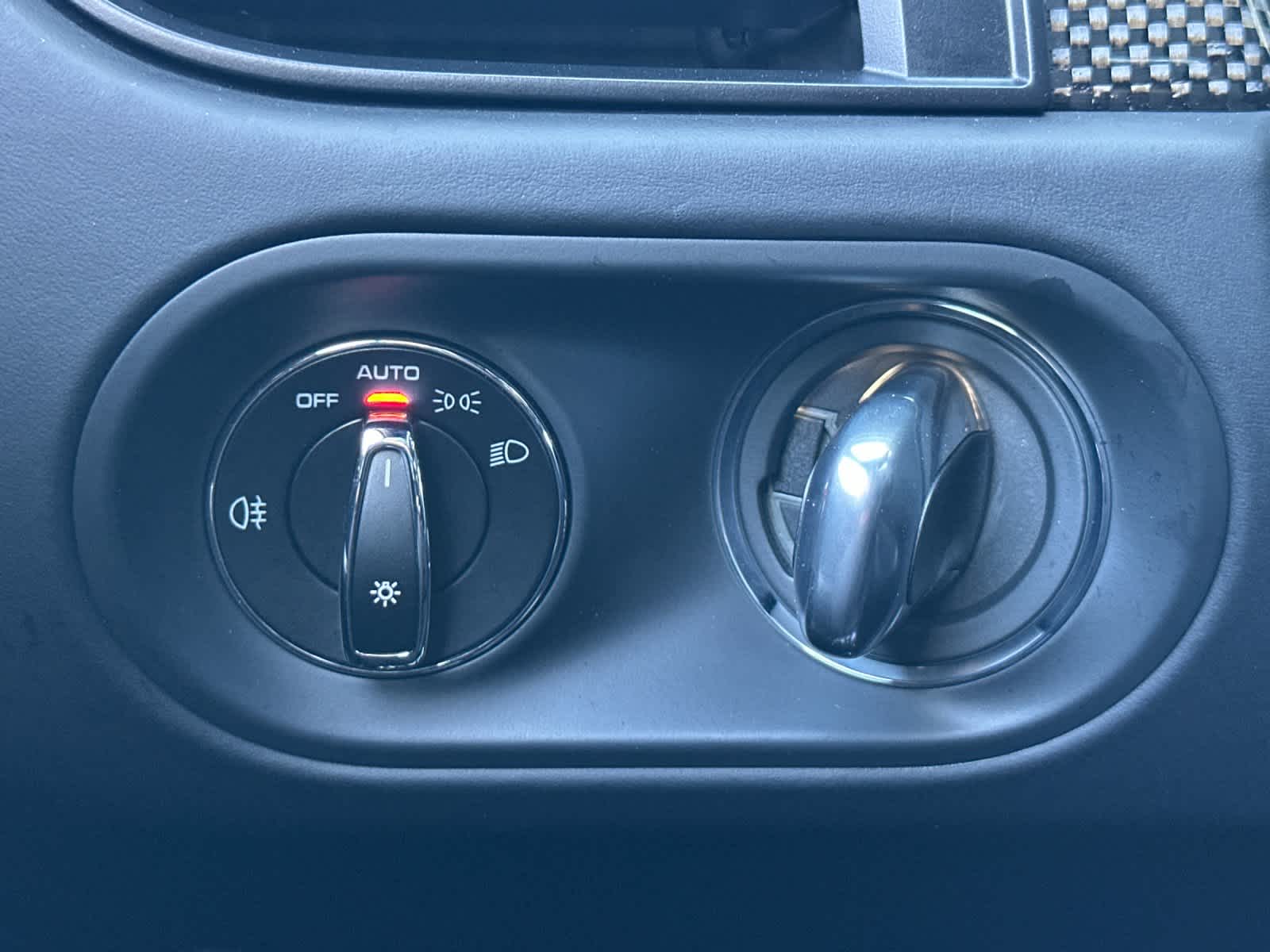 Thumbnail: 2025 Porsche Macan - 30