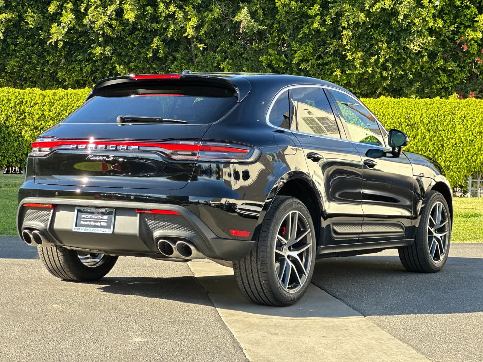 Thumbnail: 2026 Porsche Macan - 8