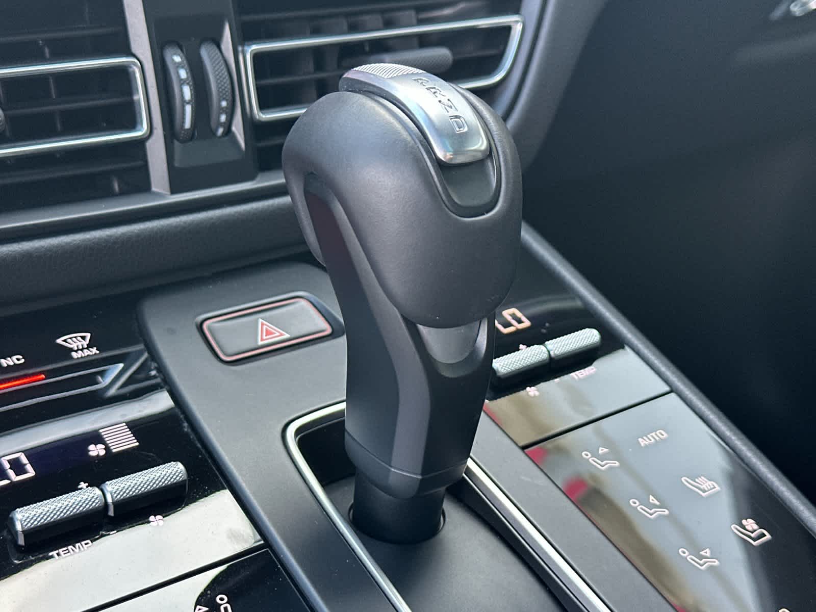 Thumbnail: 2025 Porsche Macan - 24