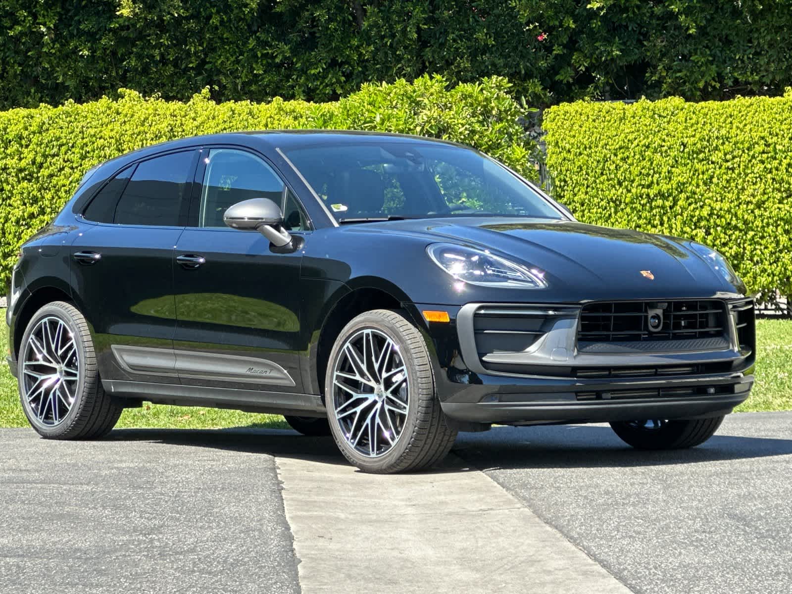 Thumbnail: 2026 Porsche Macan - 10