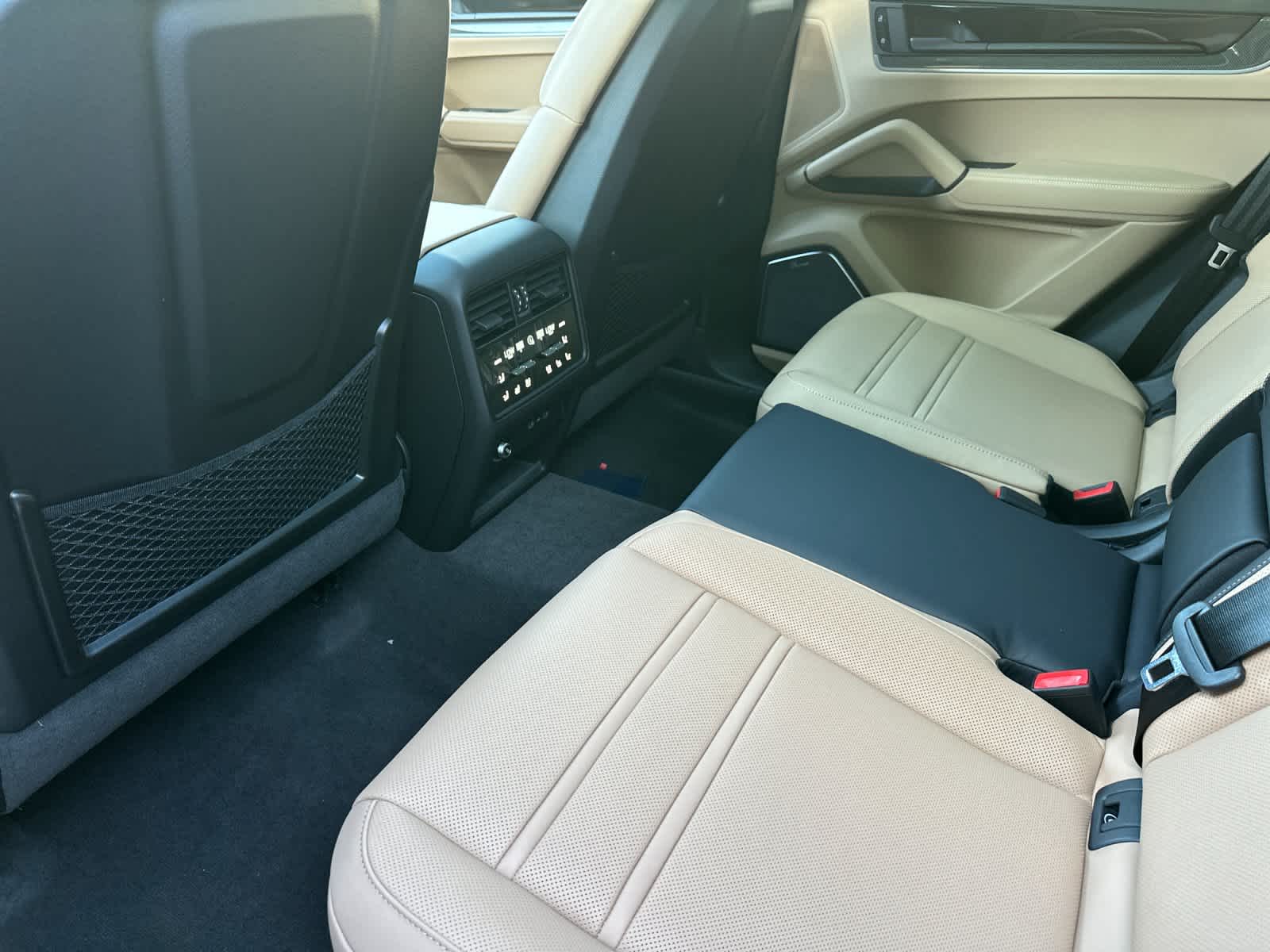 Thumbnail: 2026 Porsche Cayenne - 13