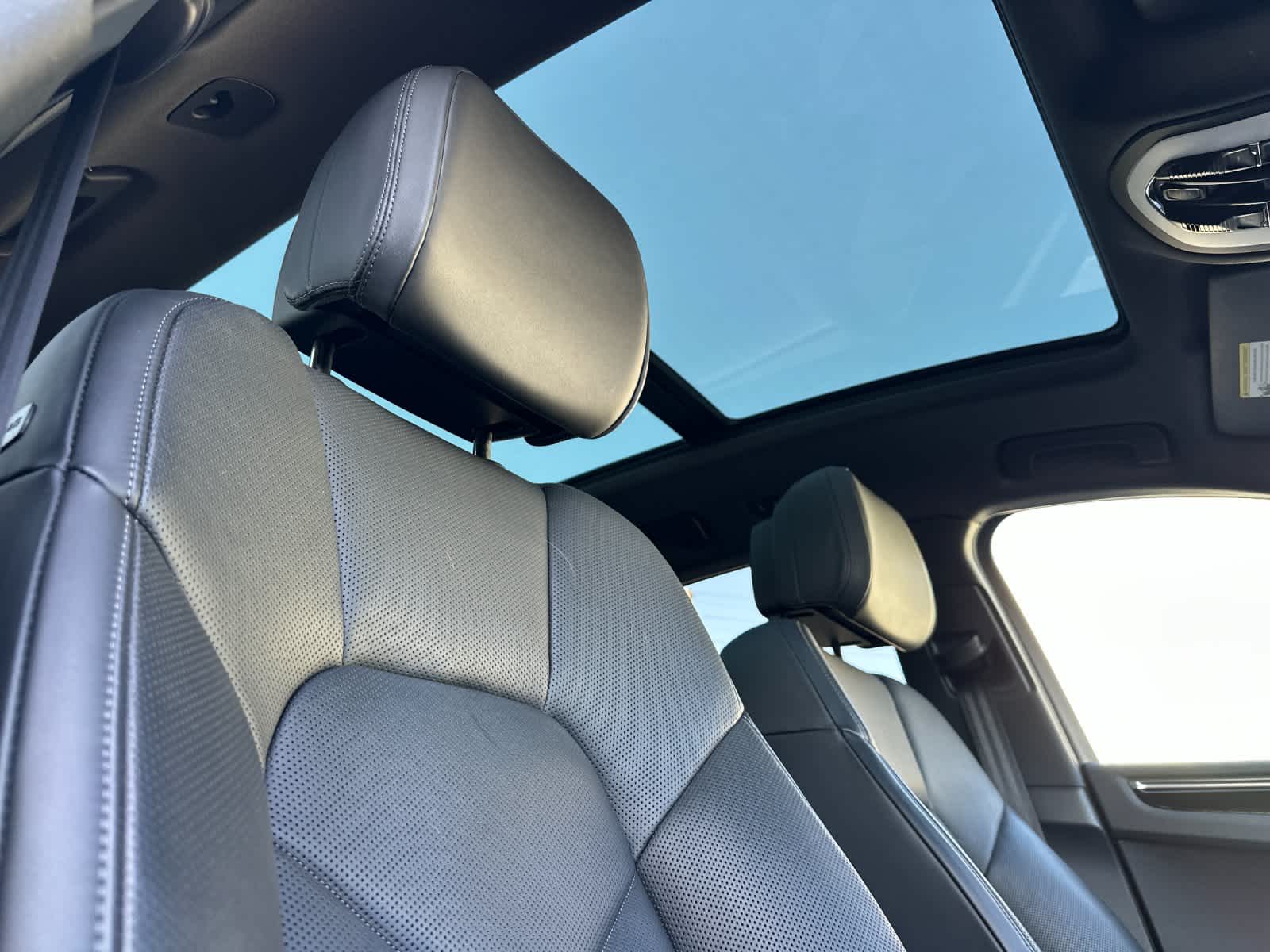 Thumbnail: 2025 Porsche Macan - 18