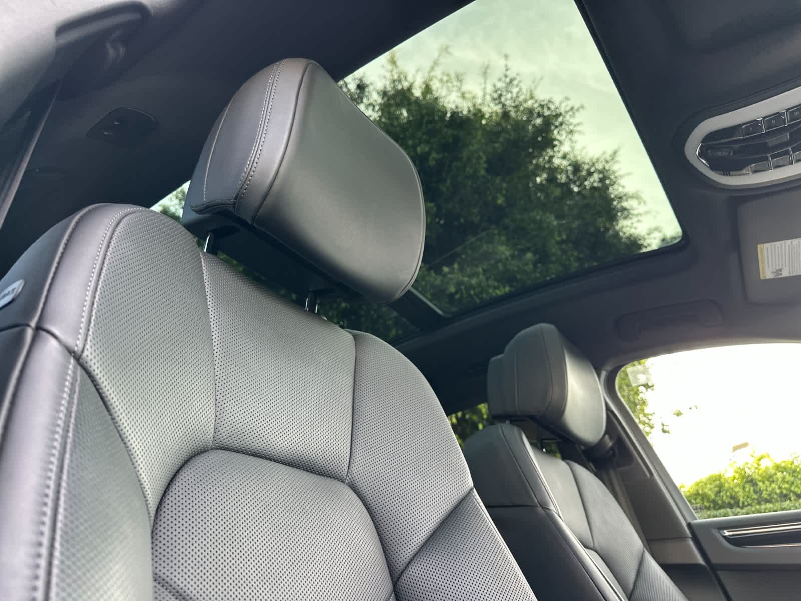 Thumbnail: 2025 Porsche Macan - 18