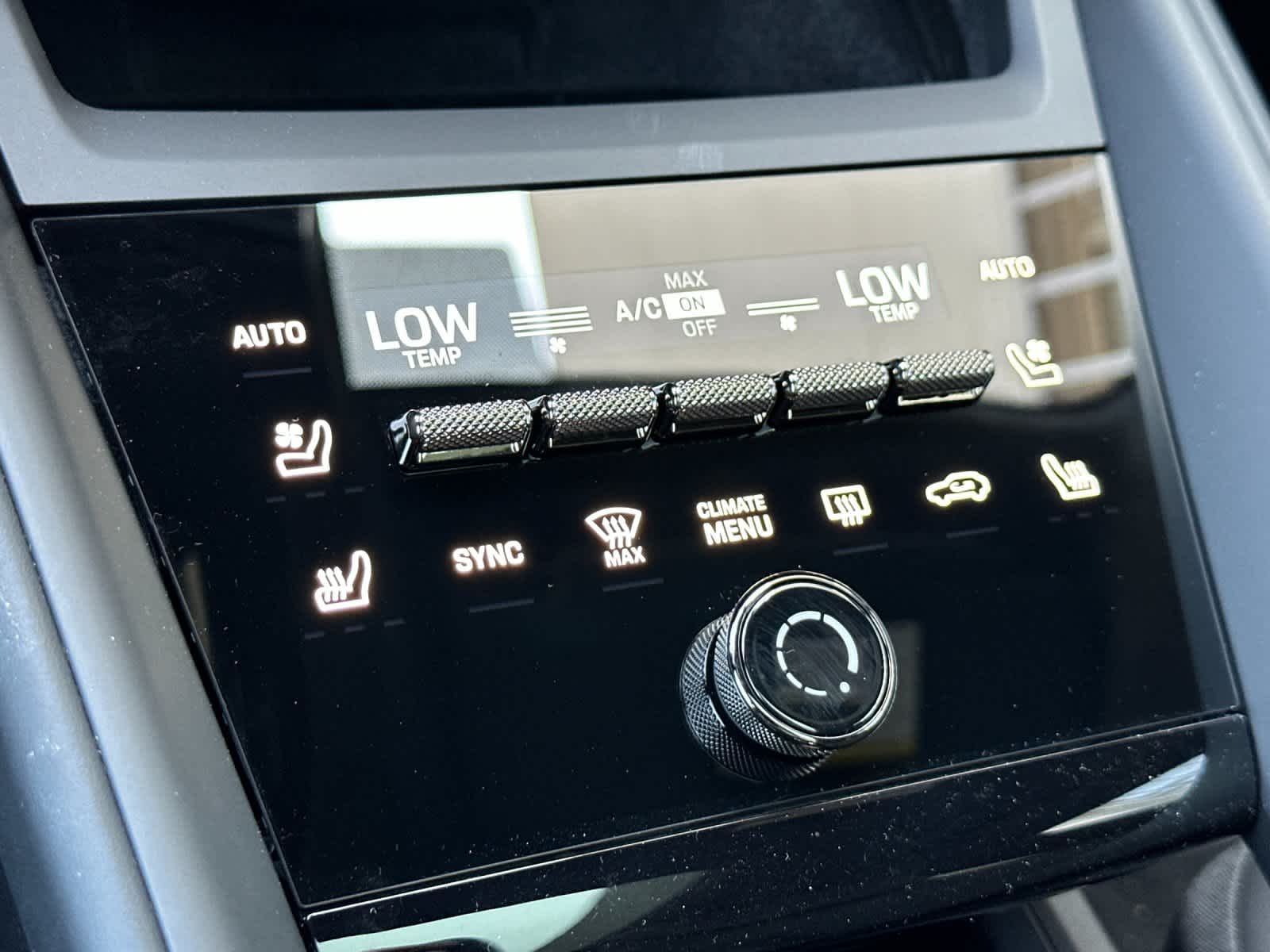 Thumbnail: 2026 Porsche Macan - 24