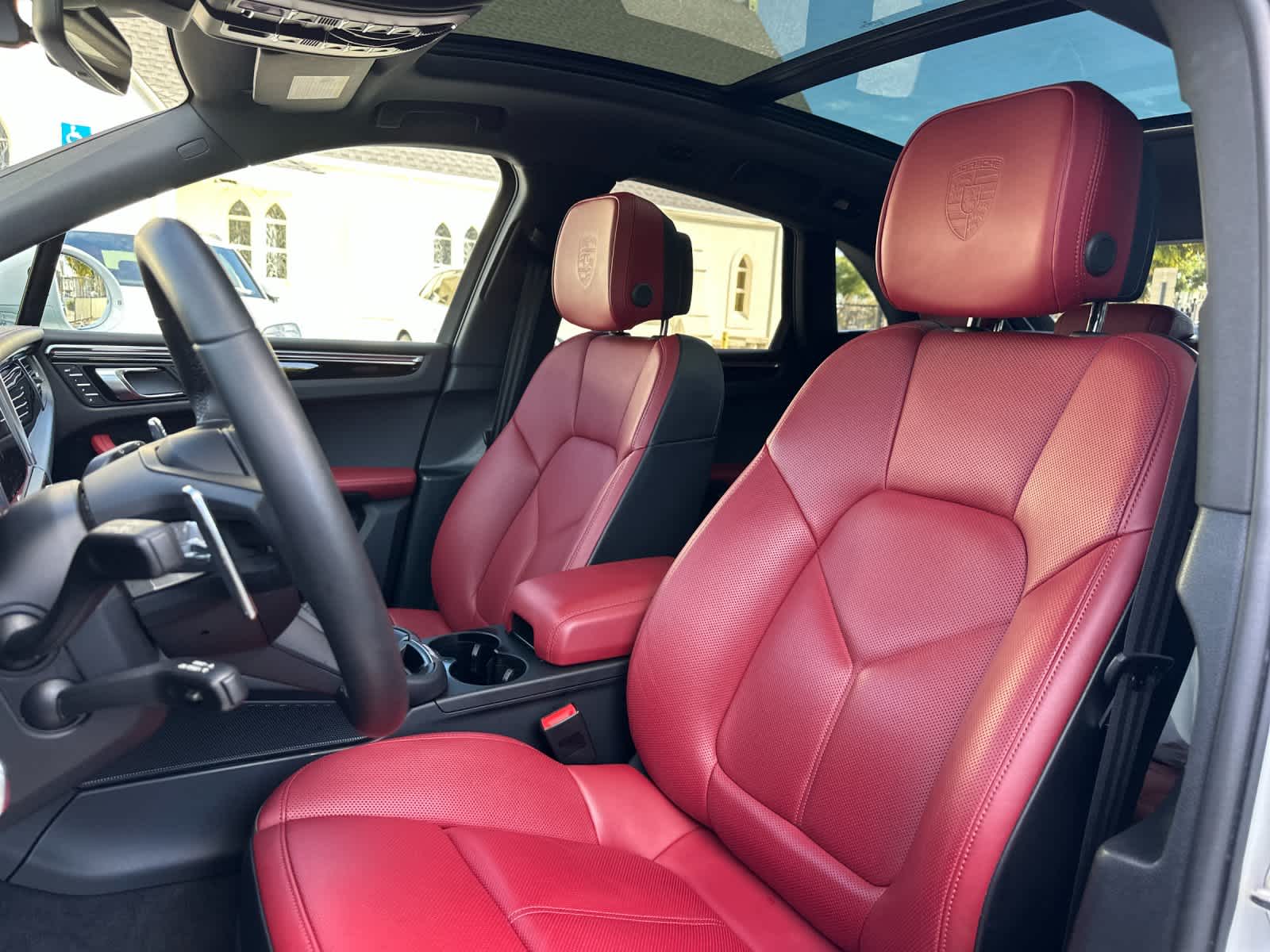 Thumbnail: 2025 Porsche Macan - 5