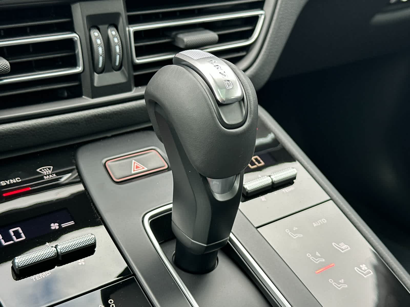 Thumbnail: 2026 Porsche Macan - 25