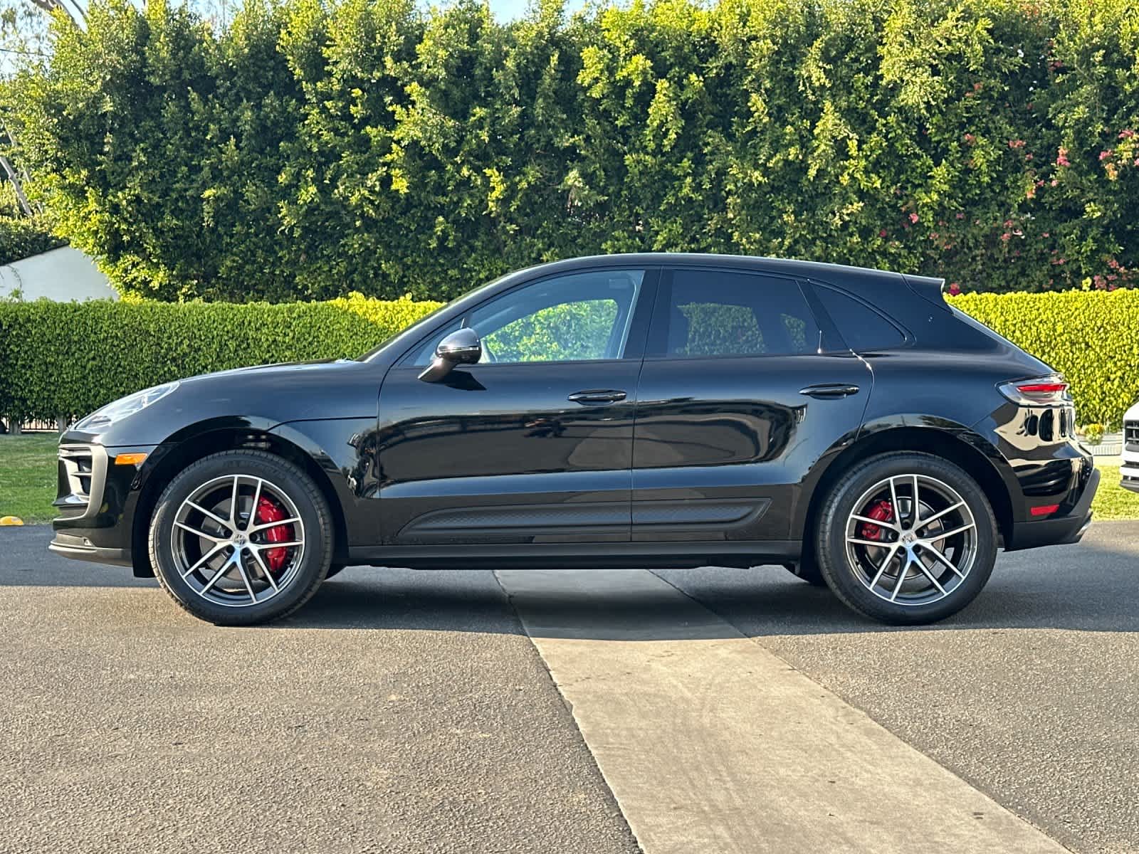Thumbnail: 2026 Porsche Macan - 2