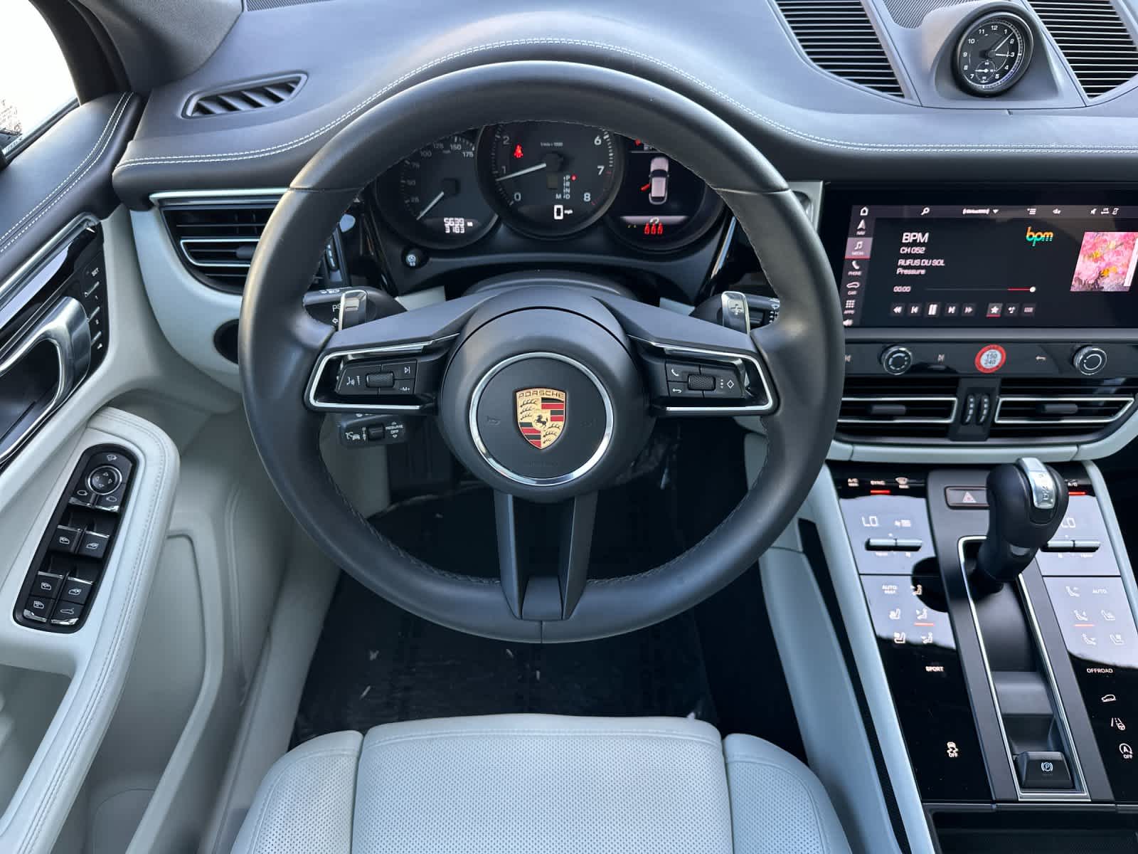 Thumbnail: 2025 Porsche Macan - 15