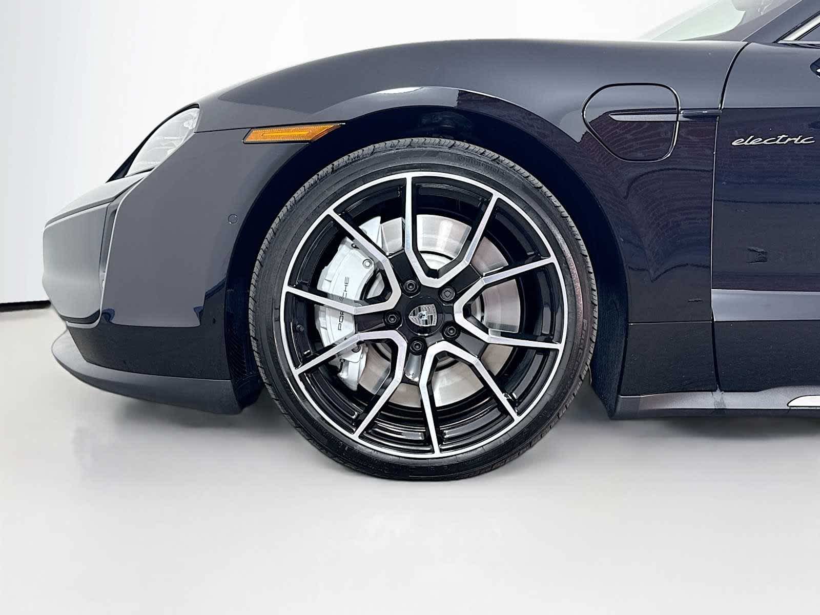 Thumbnail: 2026 Porsche Taycan - 24