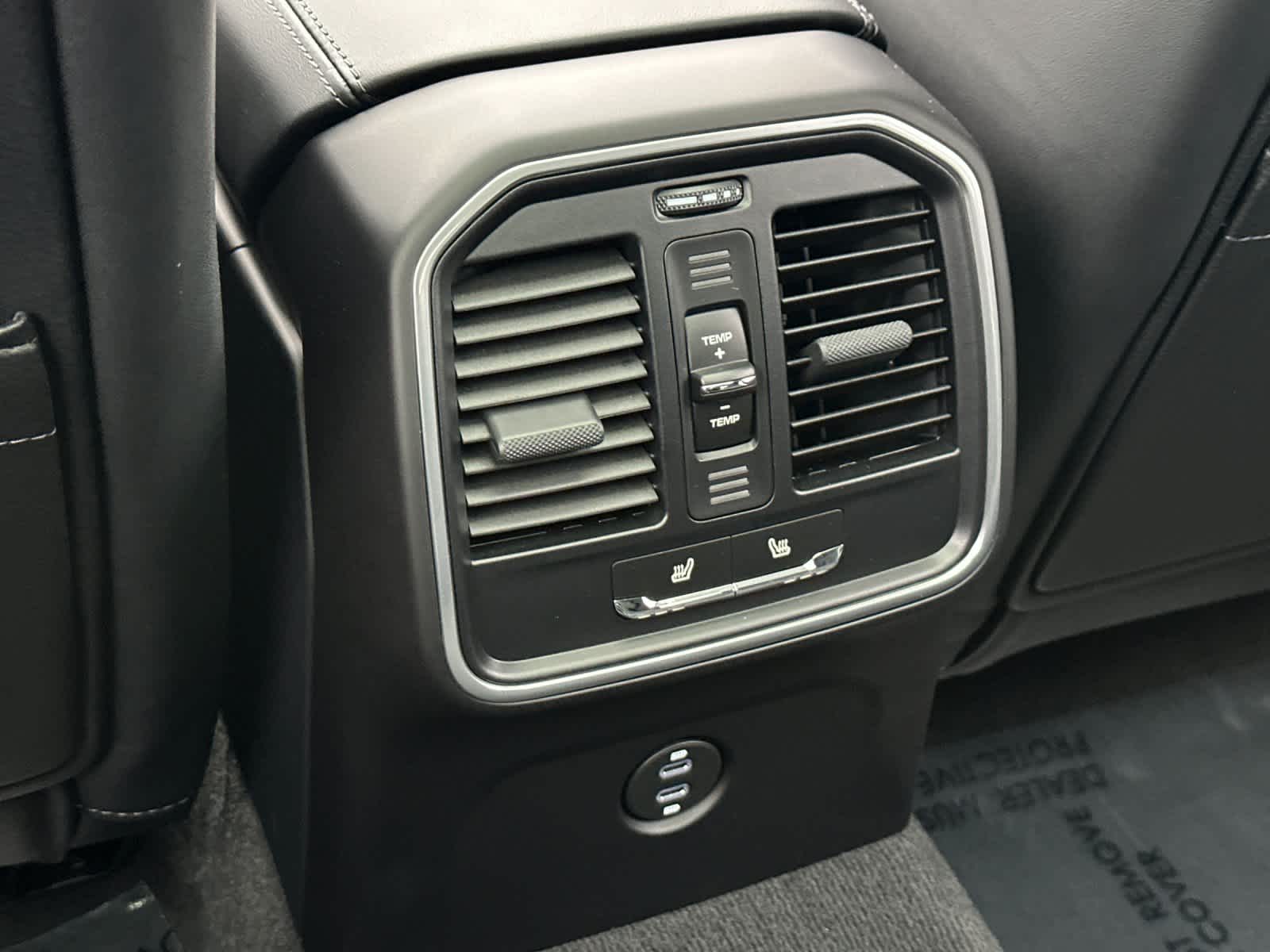 Thumbnail: 2025 Porsche Macan - 13