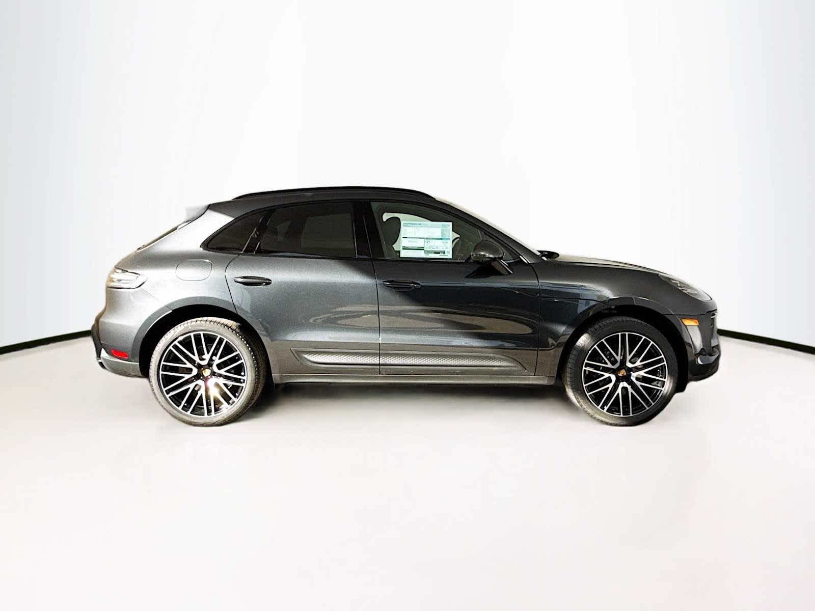 Thumbnail: 2026 Porsche Macan - 8