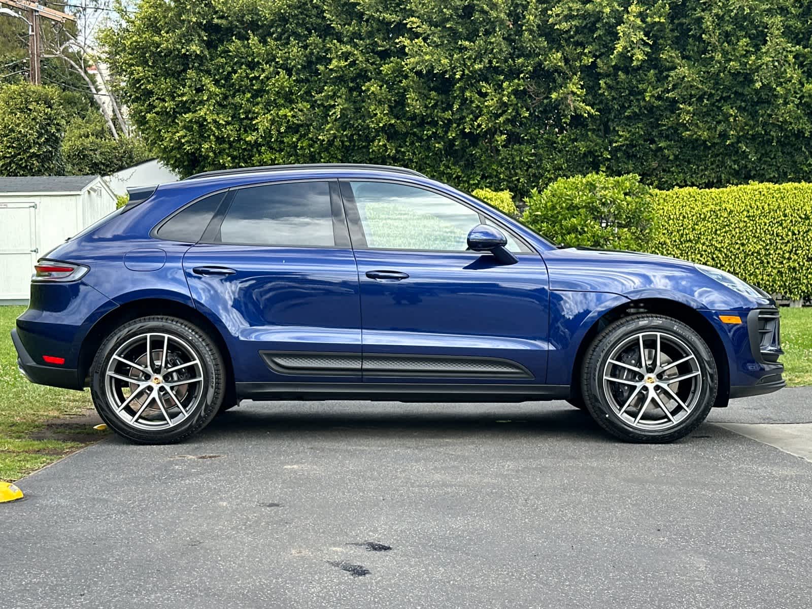 Thumbnail: 2026 Porsche Macan - 9
