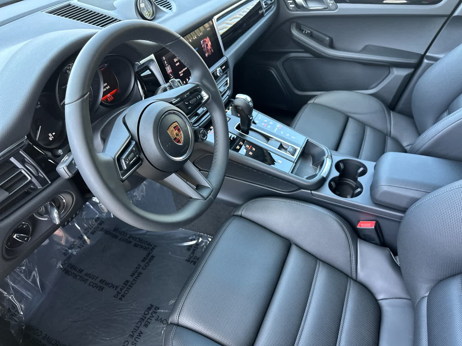 Thumbnail: 2026 Porsche Macan - 4