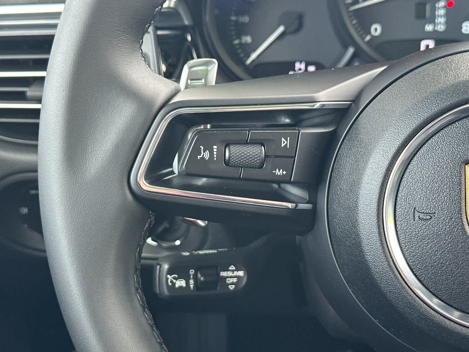 Thumbnail: 2026 Porsche Macan - 27