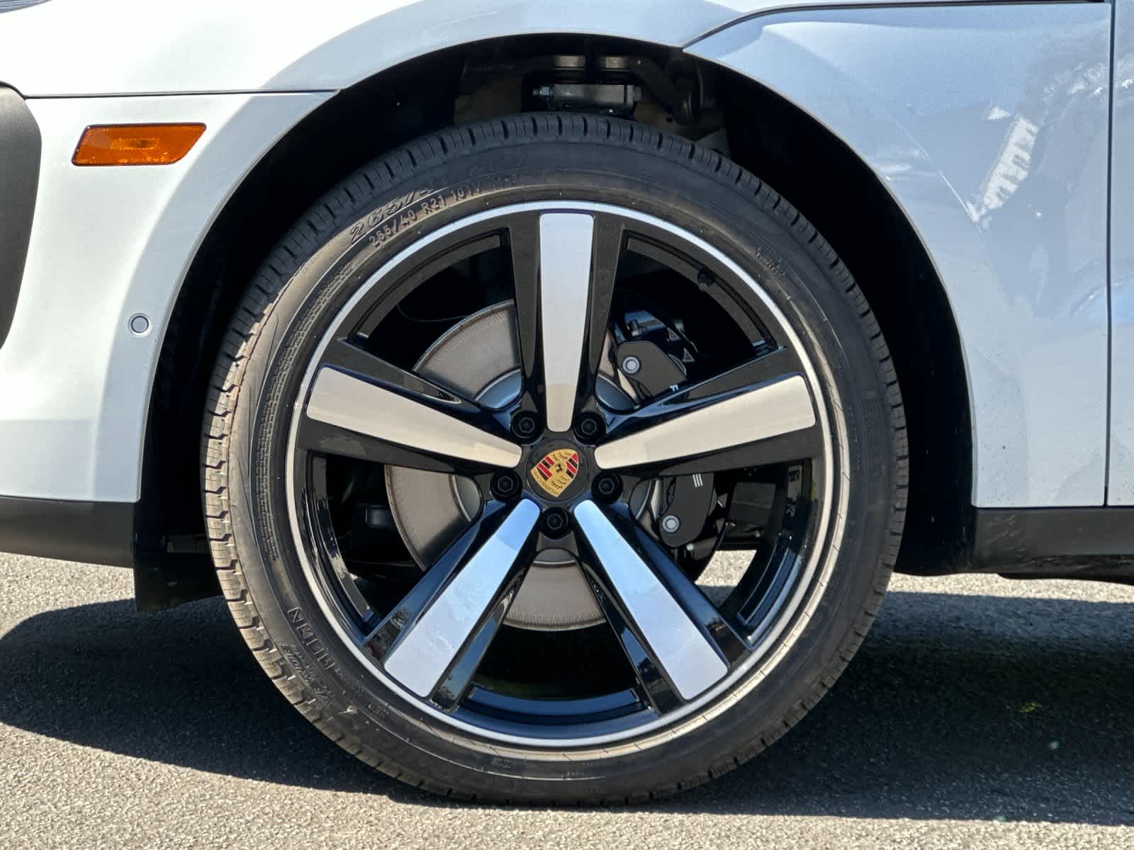 Thumbnail: 2026 Porsche Macan - 31