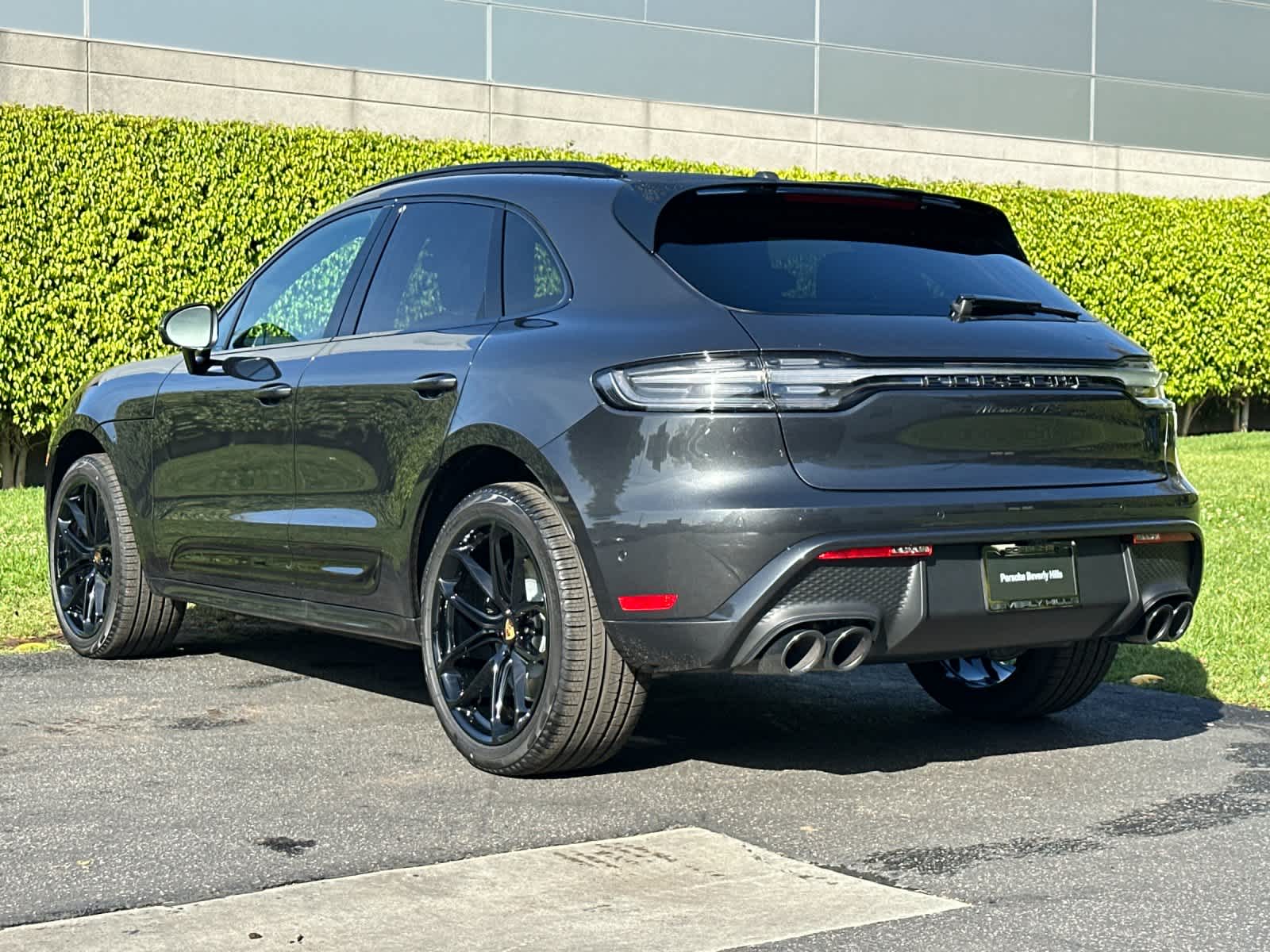 Thumbnail: 2026 Porsche Macan - 3