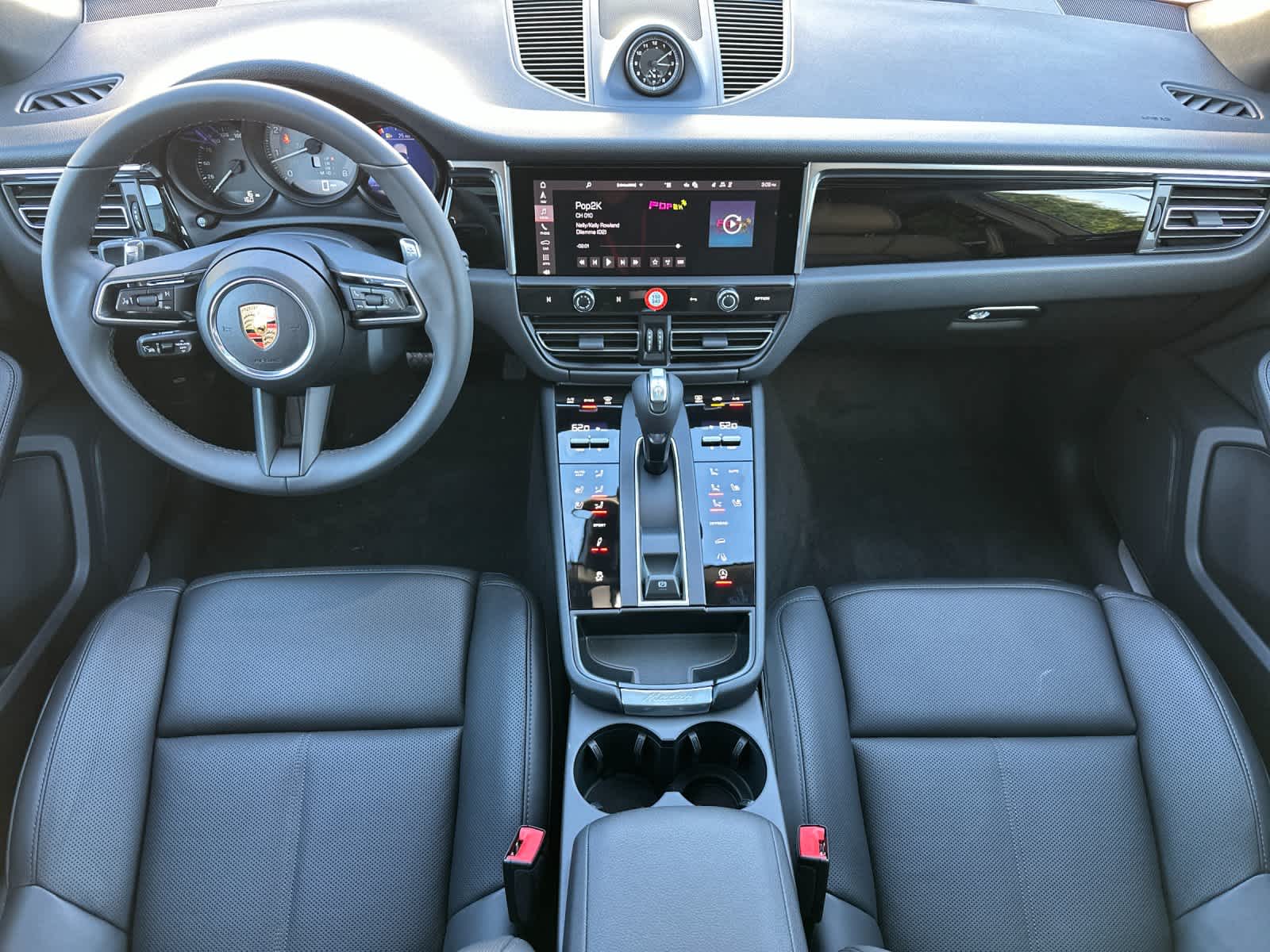 Thumbnail: 2026 Porsche Macan - 6