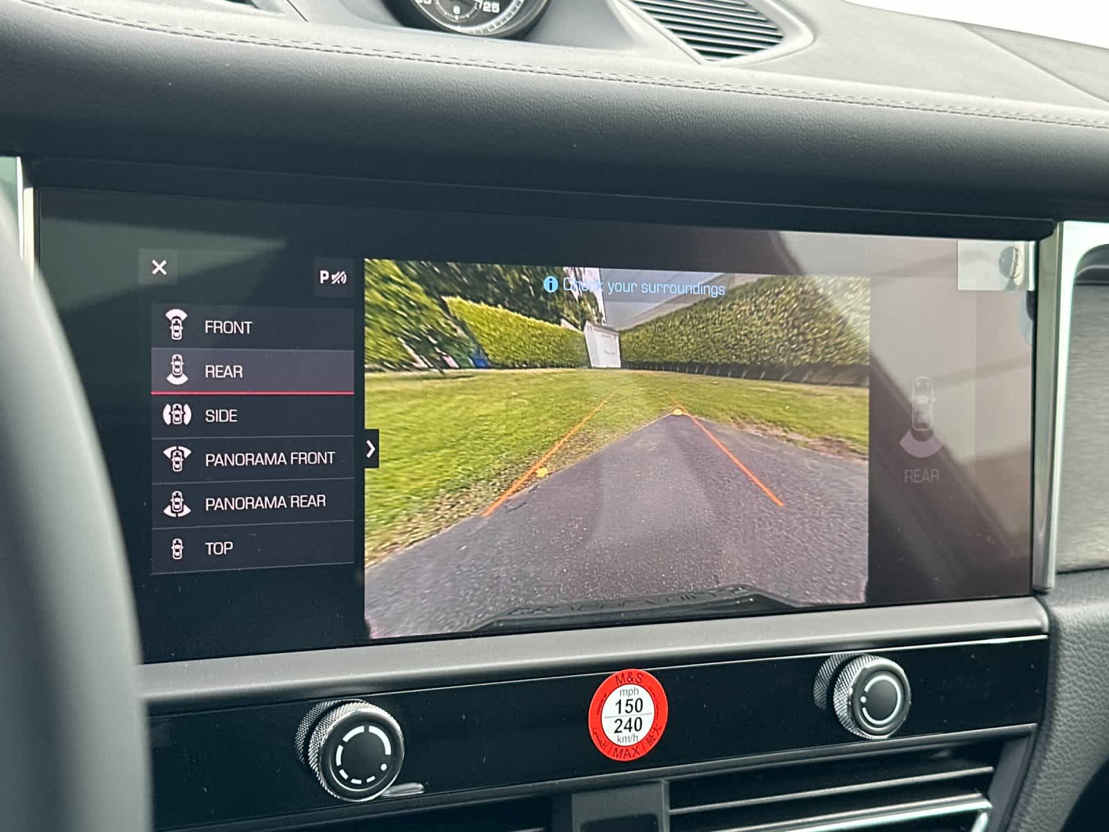 Thumbnail: 2026 Porsche Macan - 23