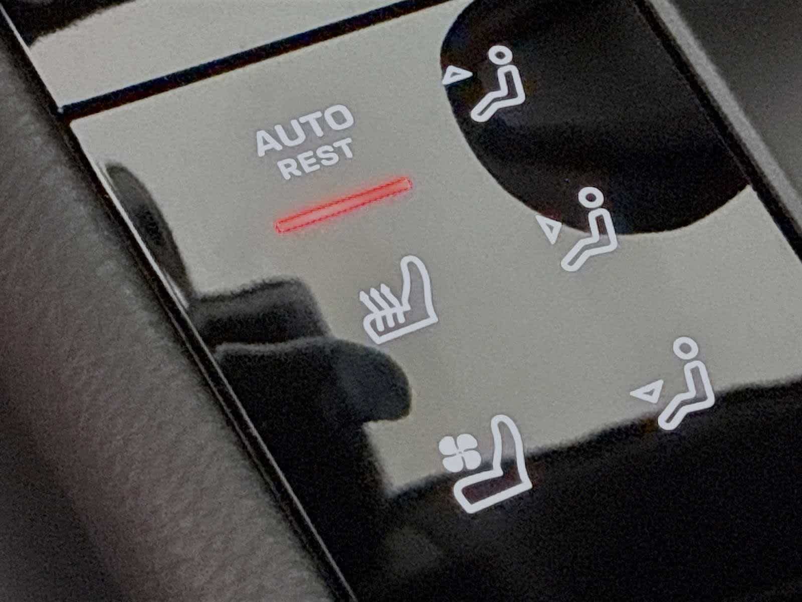 Thumbnail: 2026 Porsche Macan - 16