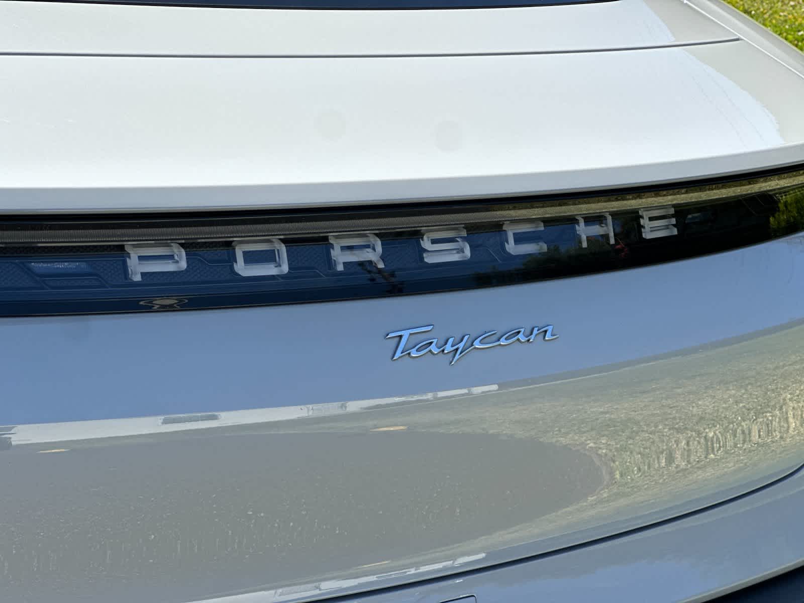 Thumbnail: 2023 Porsche Taycan - 31