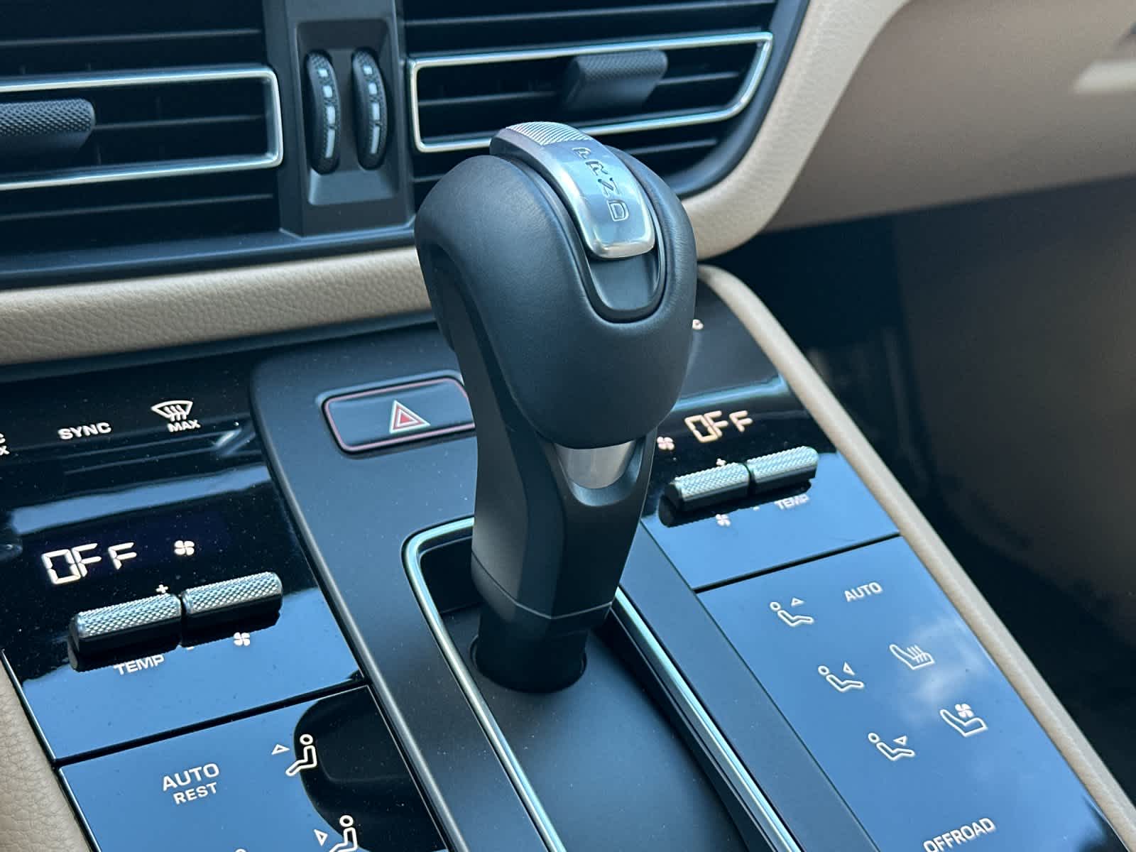 Thumbnail: 2025 Porsche Macan - 24