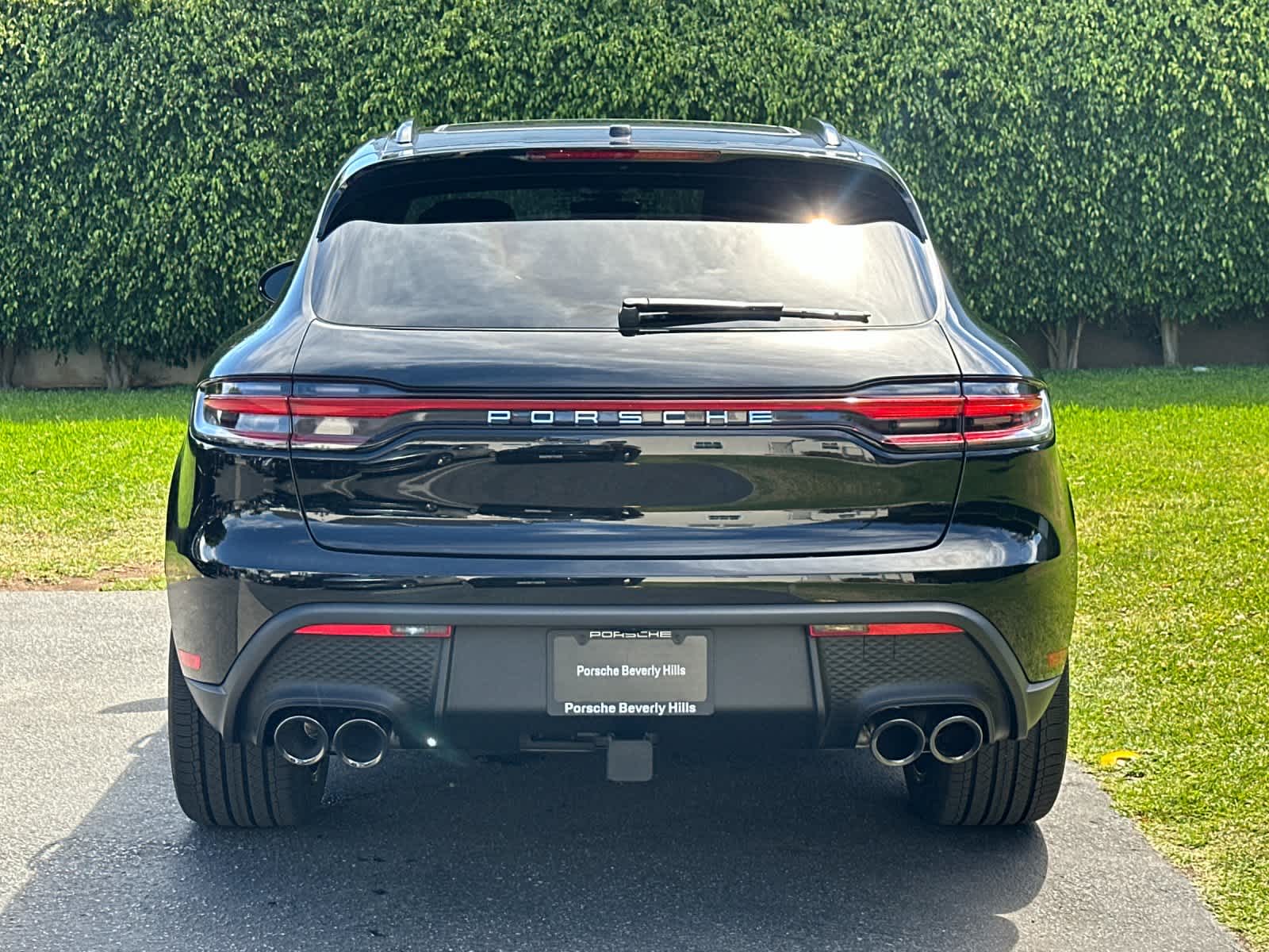 Thumbnail: 2026 Porsche Macan - 7