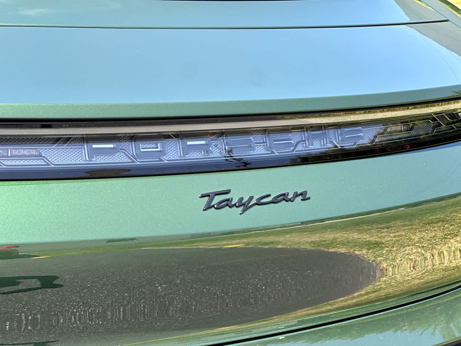 Thumbnail: 2026 Porsche Taycan - 31