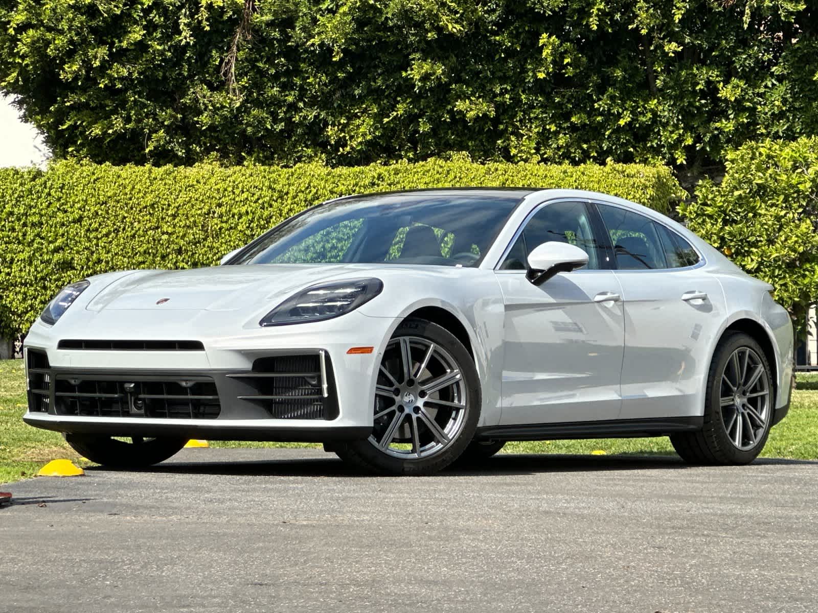 Thumbnail: 2026 Porsche Panamera - 1