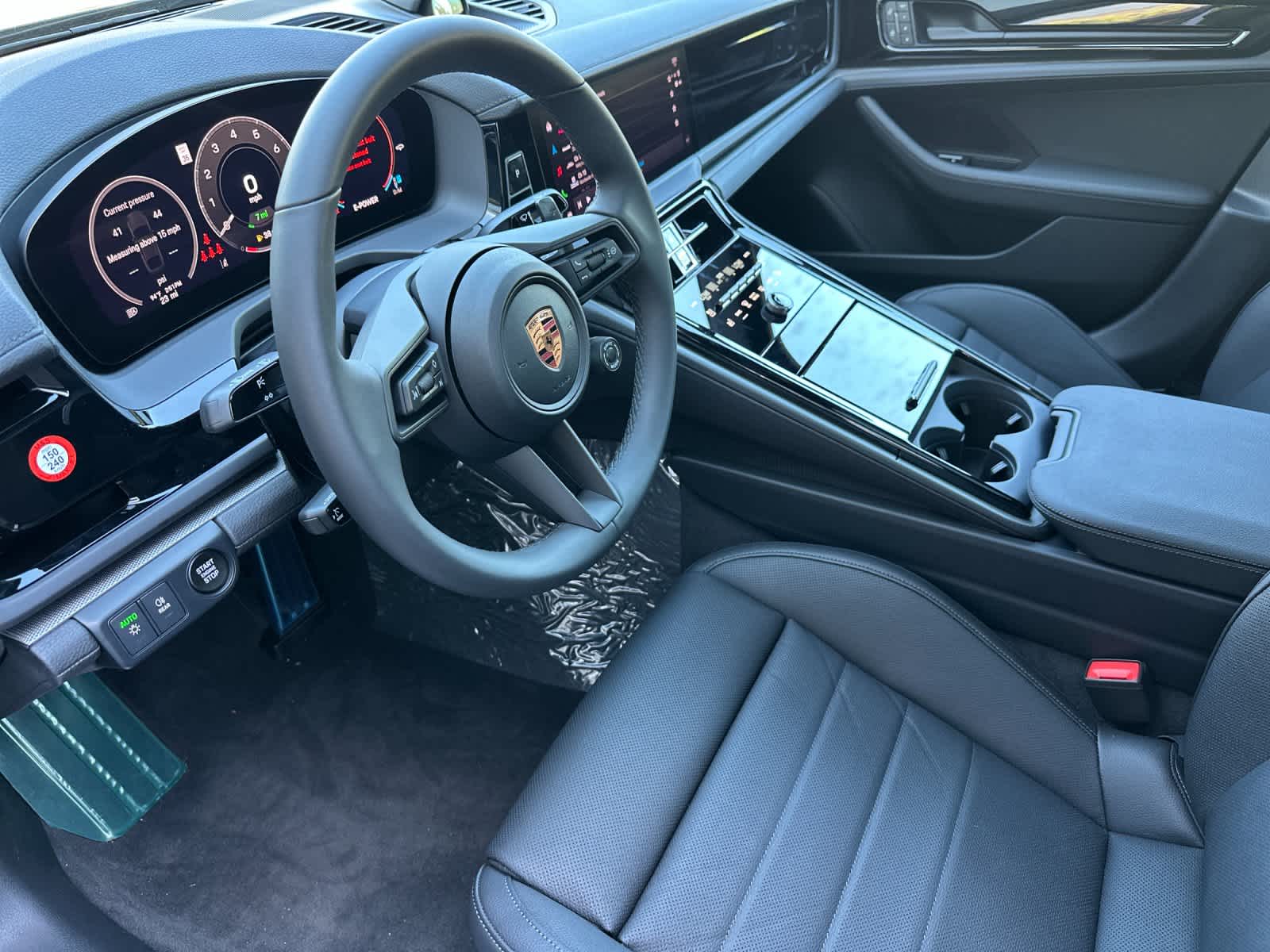 Thumbnail: 2026 Porsche Panamera - 4