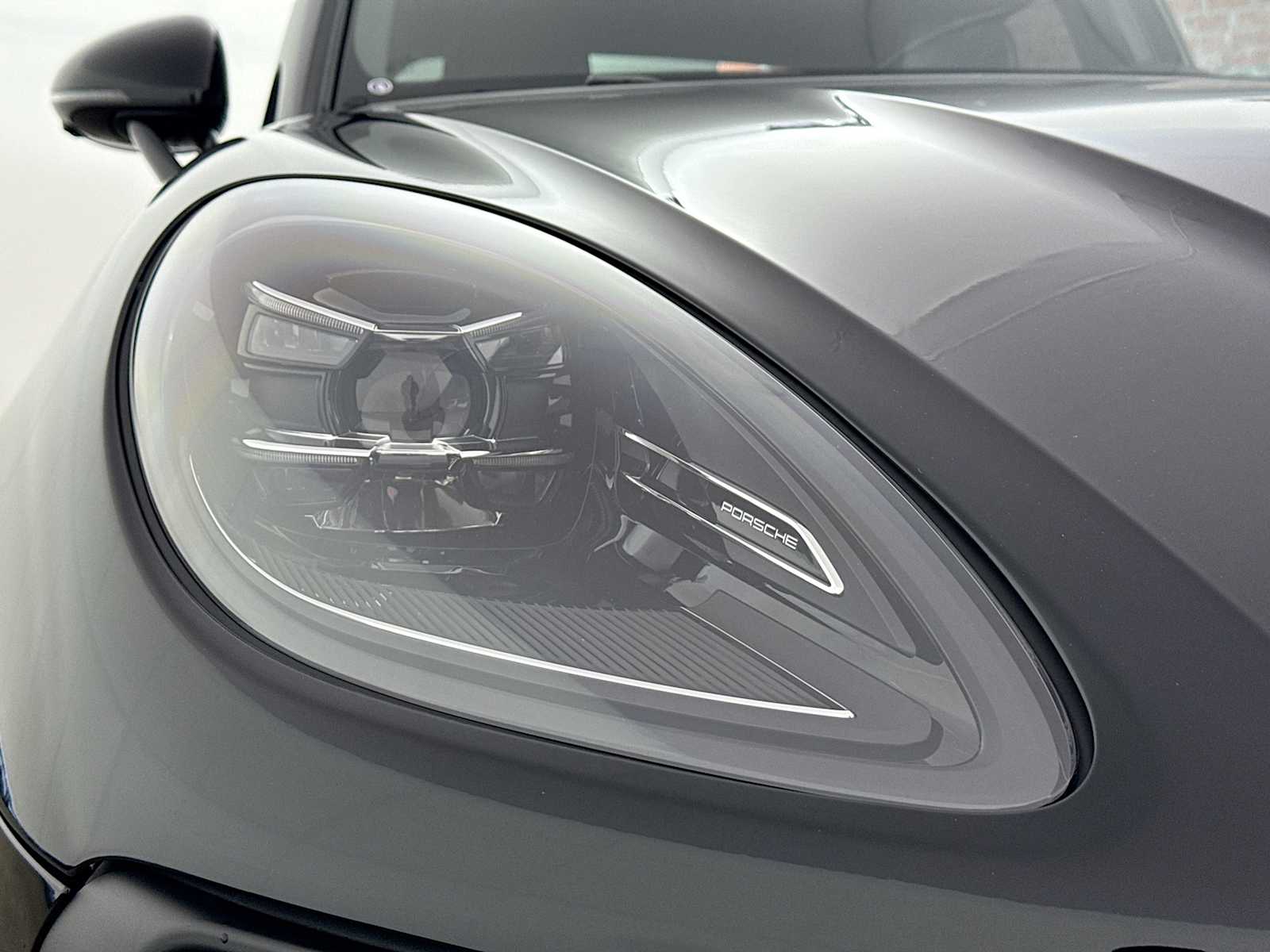 Thumbnail: 2025 Porsche Macan - 28