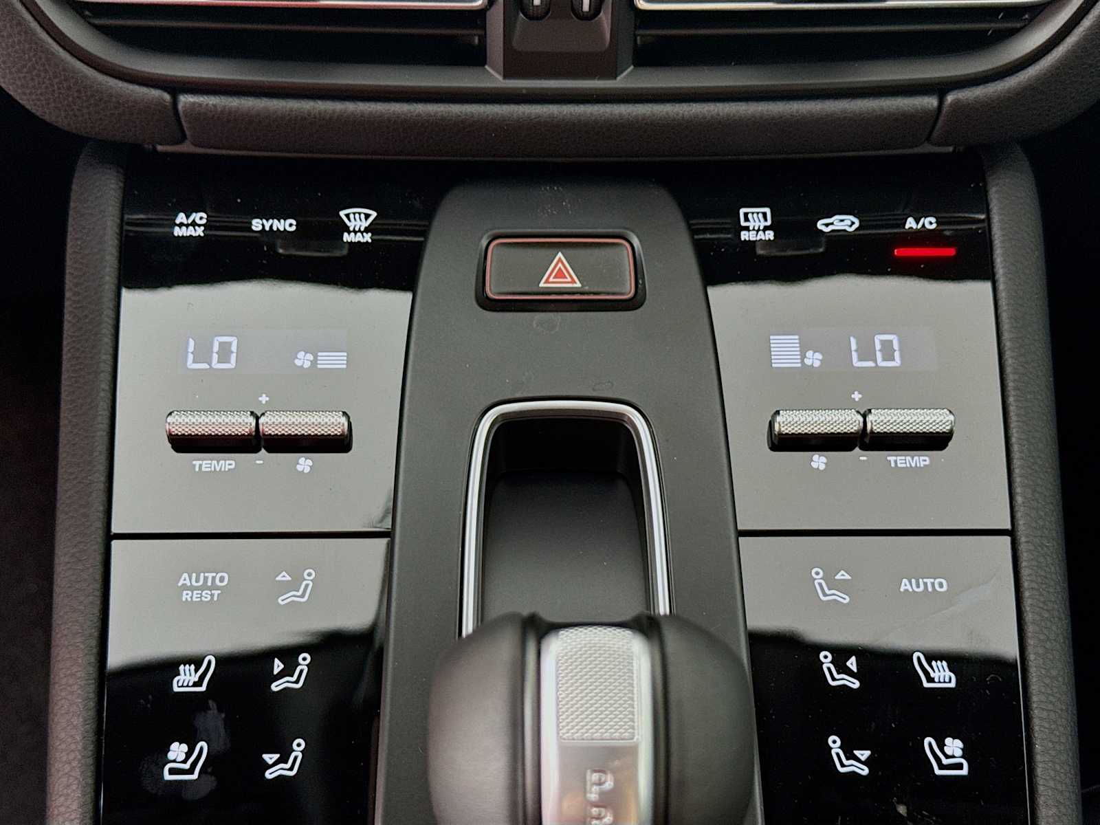 Thumbnail: 2026 Porsche Macan - 13