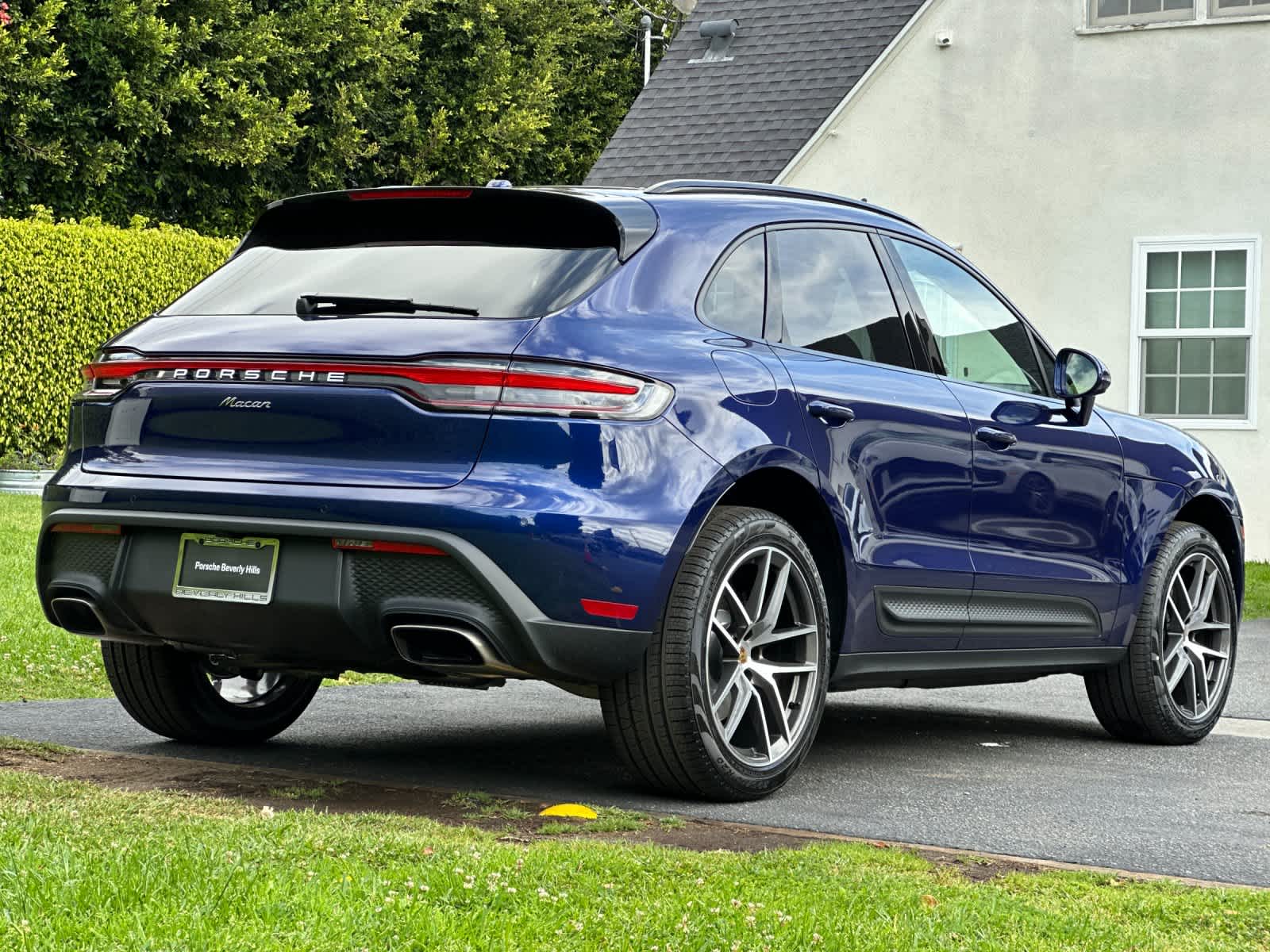 Thumbnail: 2026 Porsche Macan - 8