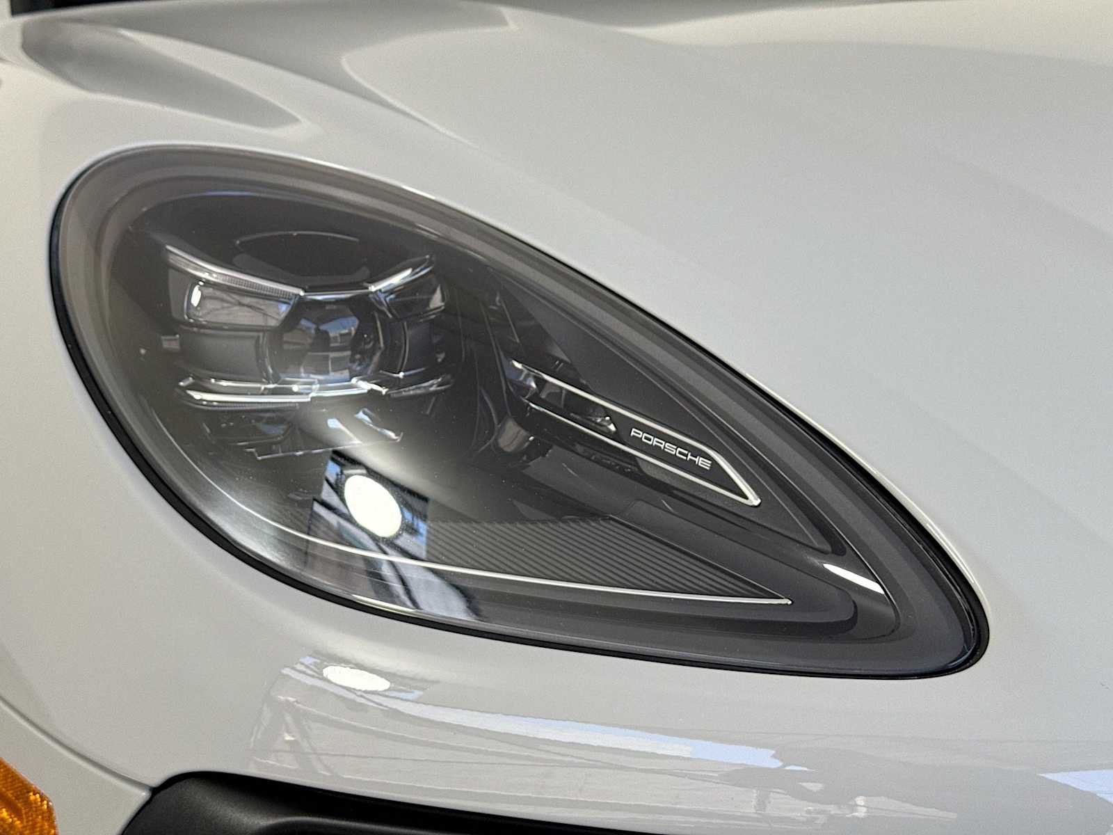 Thumbnail: 2024 Porsche Macan - 29