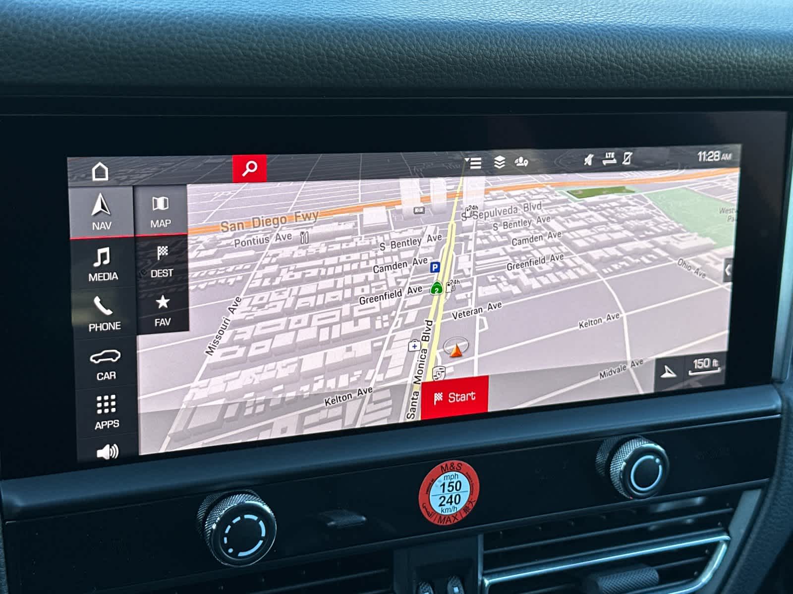 Thumbnail: 2025 Porsche Macan - 21