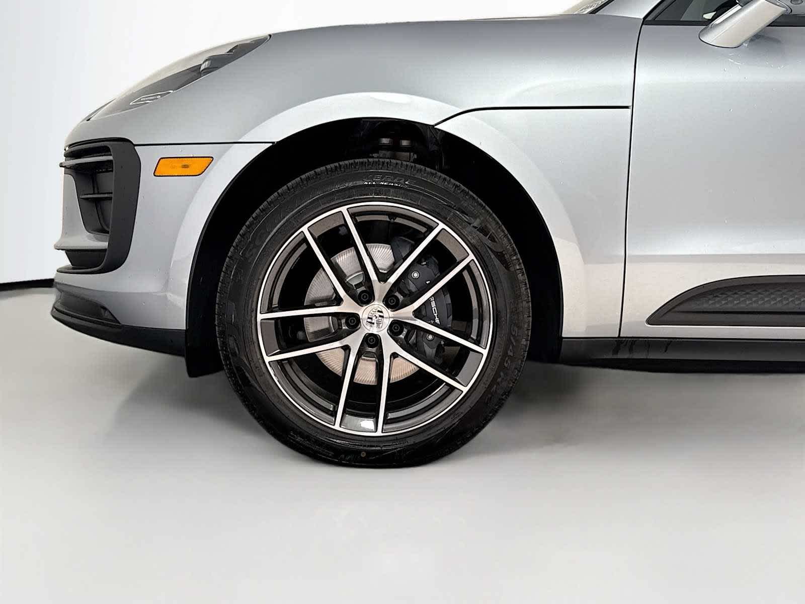 Thumbnail: 2026 Porsche Macan - 24