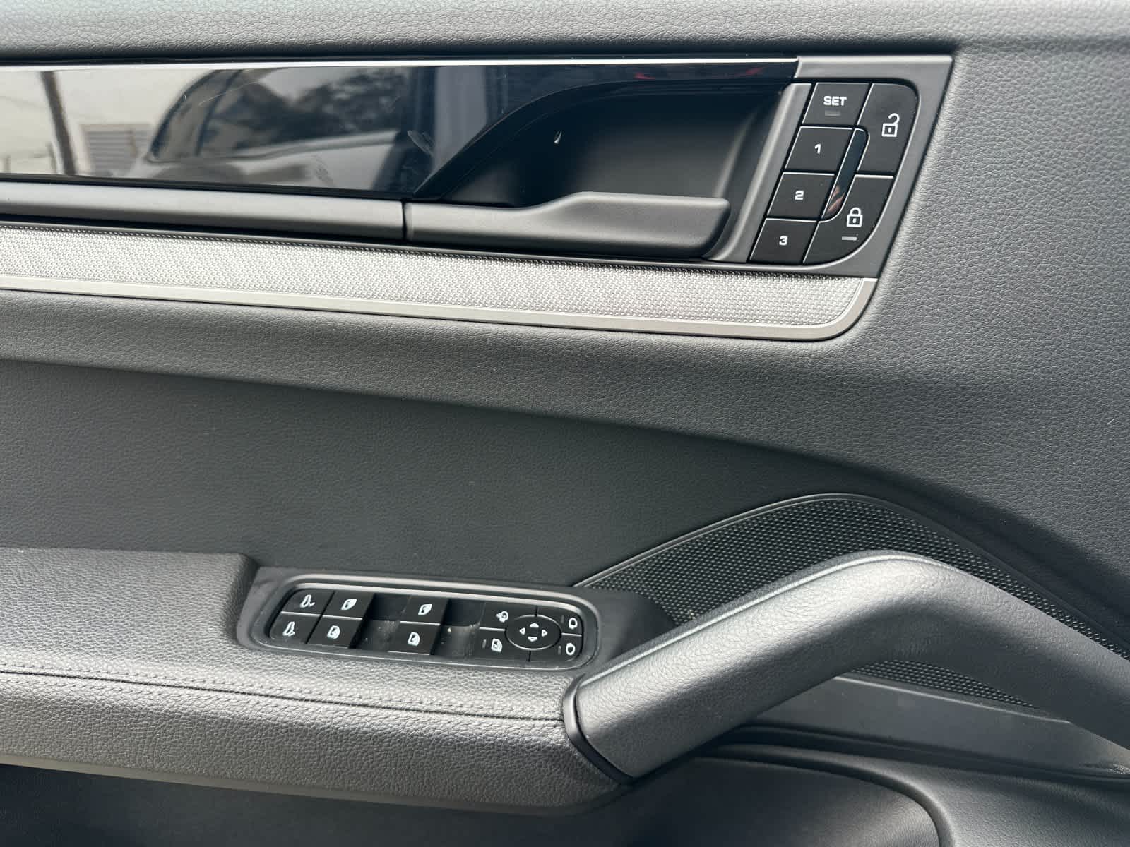 Thumbnail: 2024 Porsche Cayenne - 12