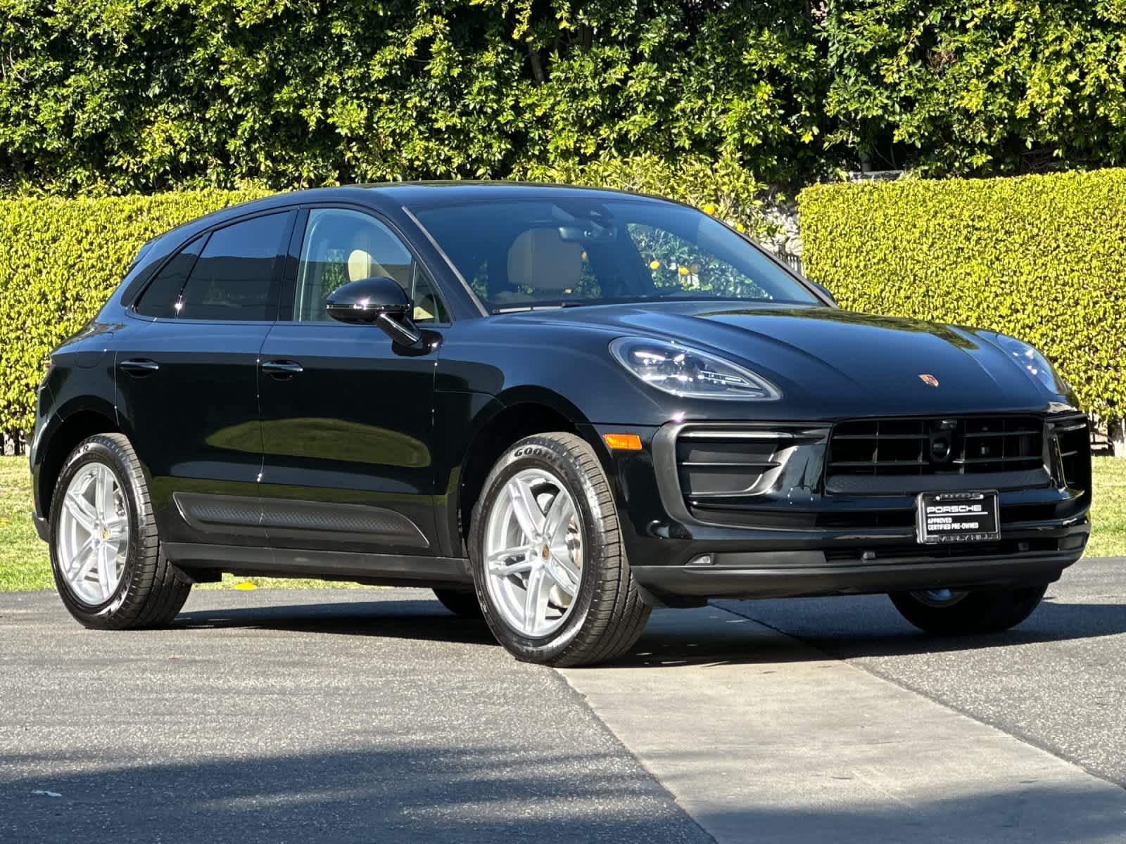 Thumbnail: 2025 Porsche Macan - 10