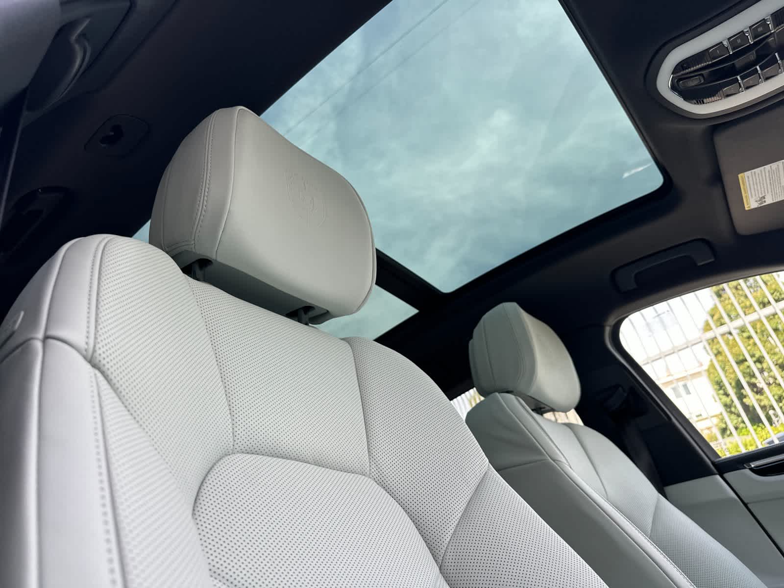 Thumbnail: 2026 Porsche Macan - 18