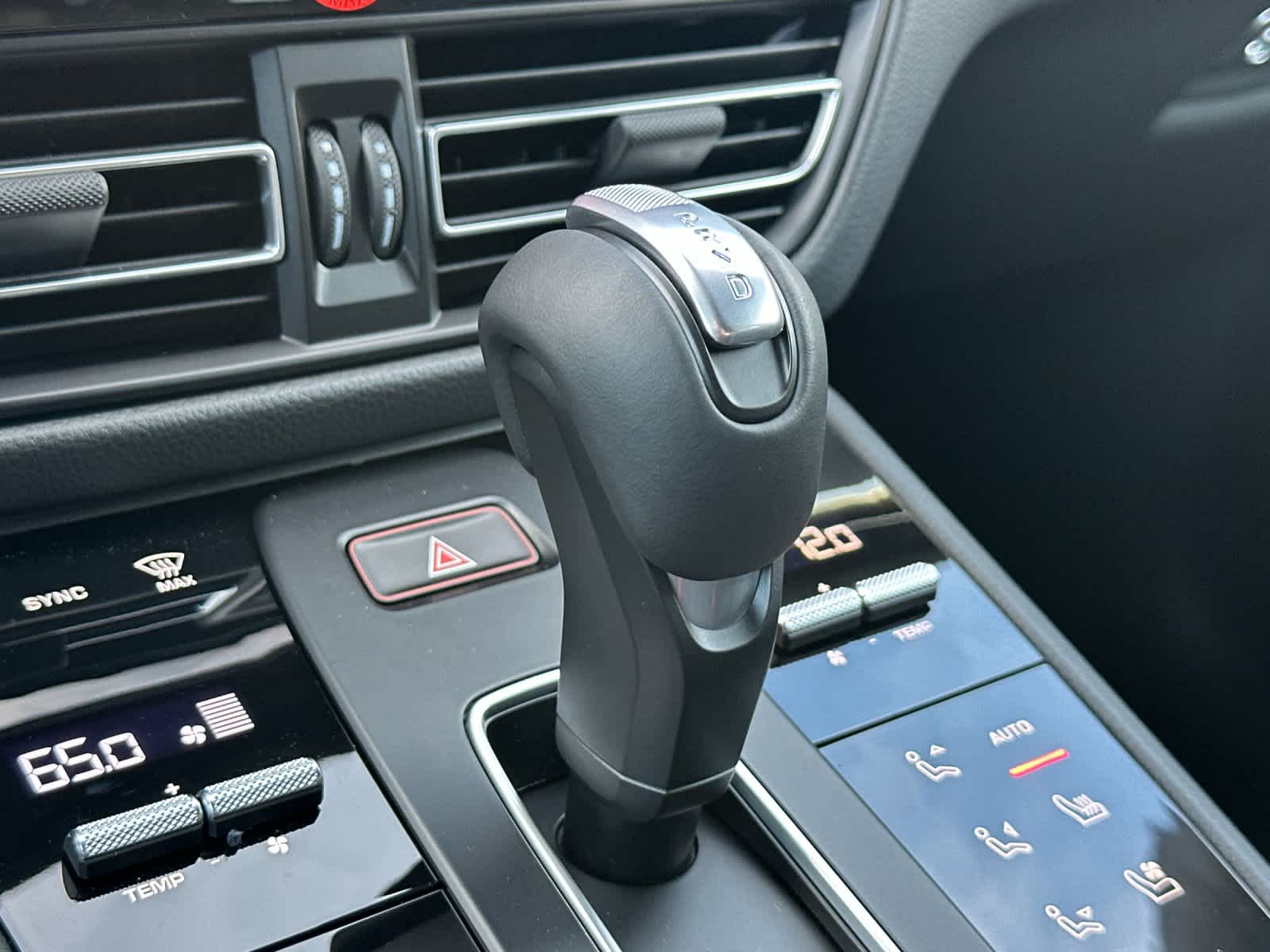 Thumbnail: 2026 Porsche Macan - 24