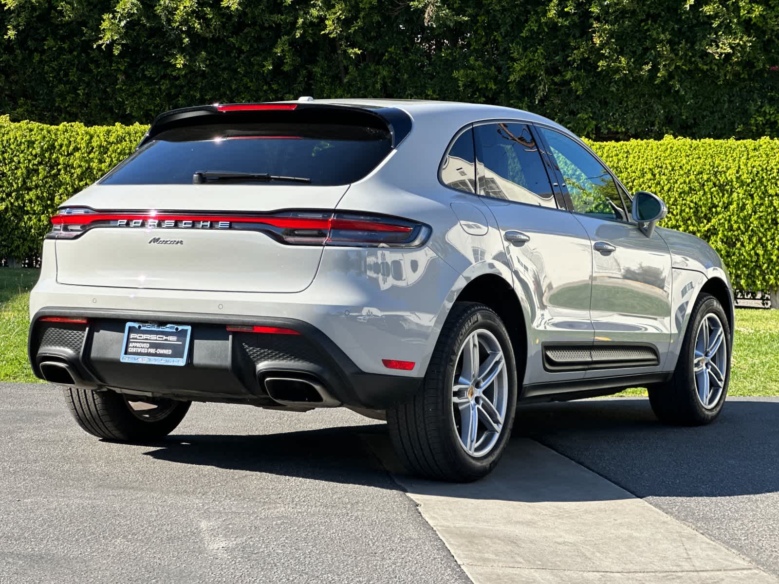 Thumbnail: 2025 Porsche Macan - 8