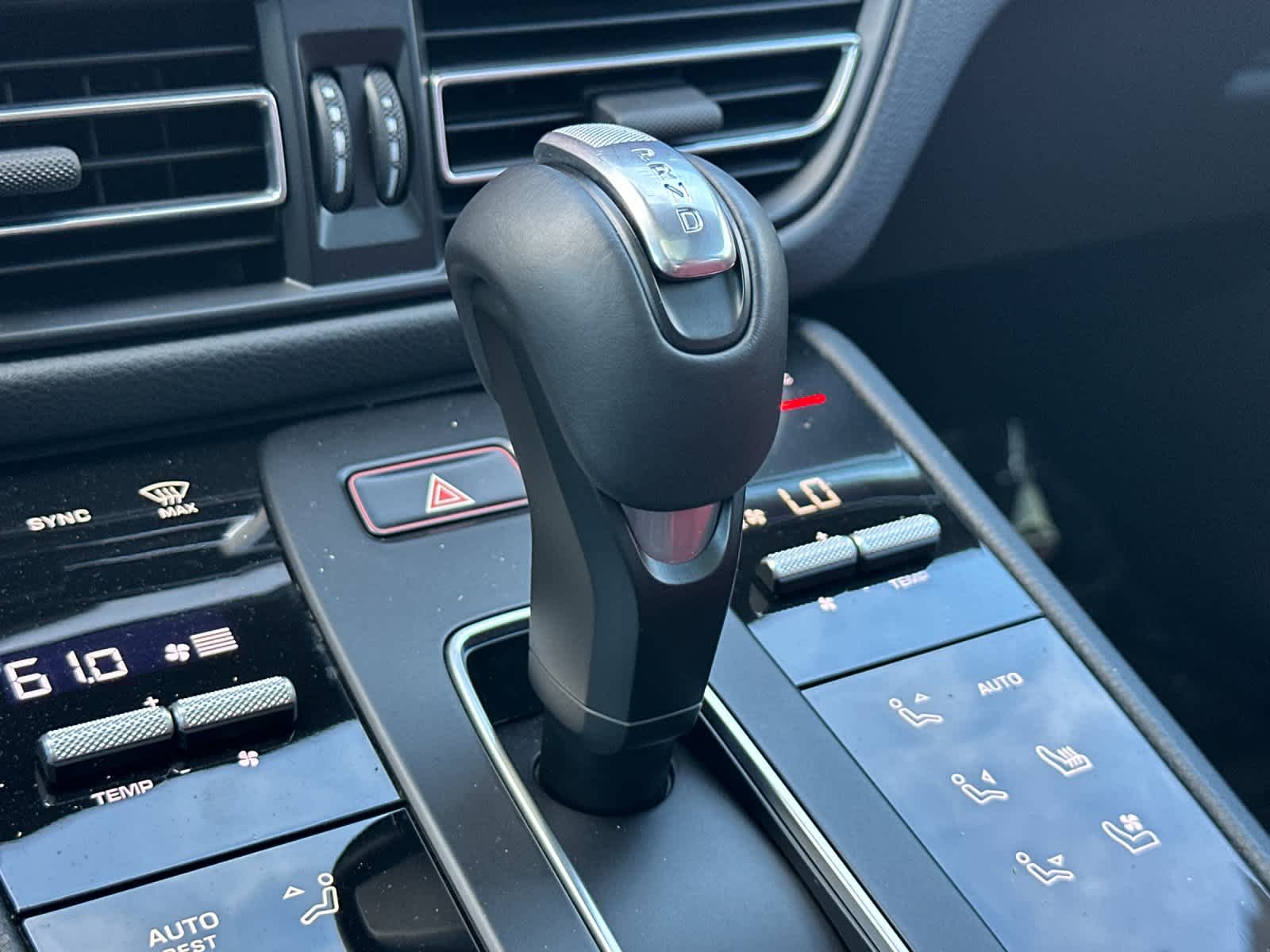 Thumbnail: 2025 Porsche Macan - 25