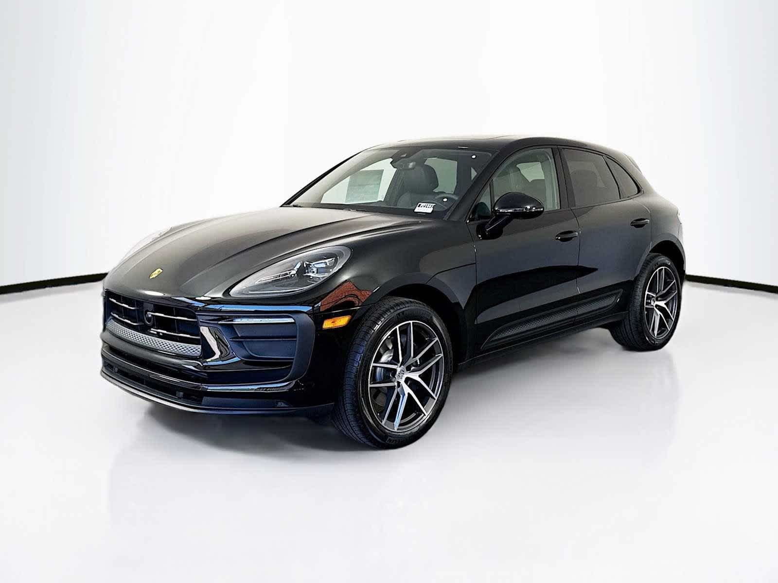 Thumbnail: 2025 Porsche Macan - 1