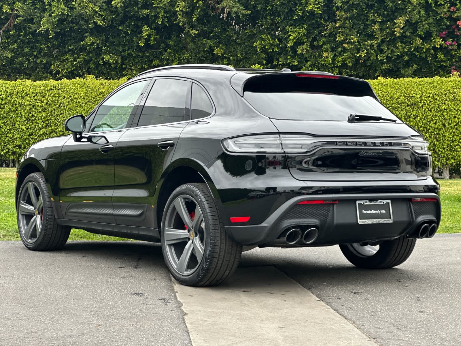 Thumbnail: 2026 Porsche Macan - 3