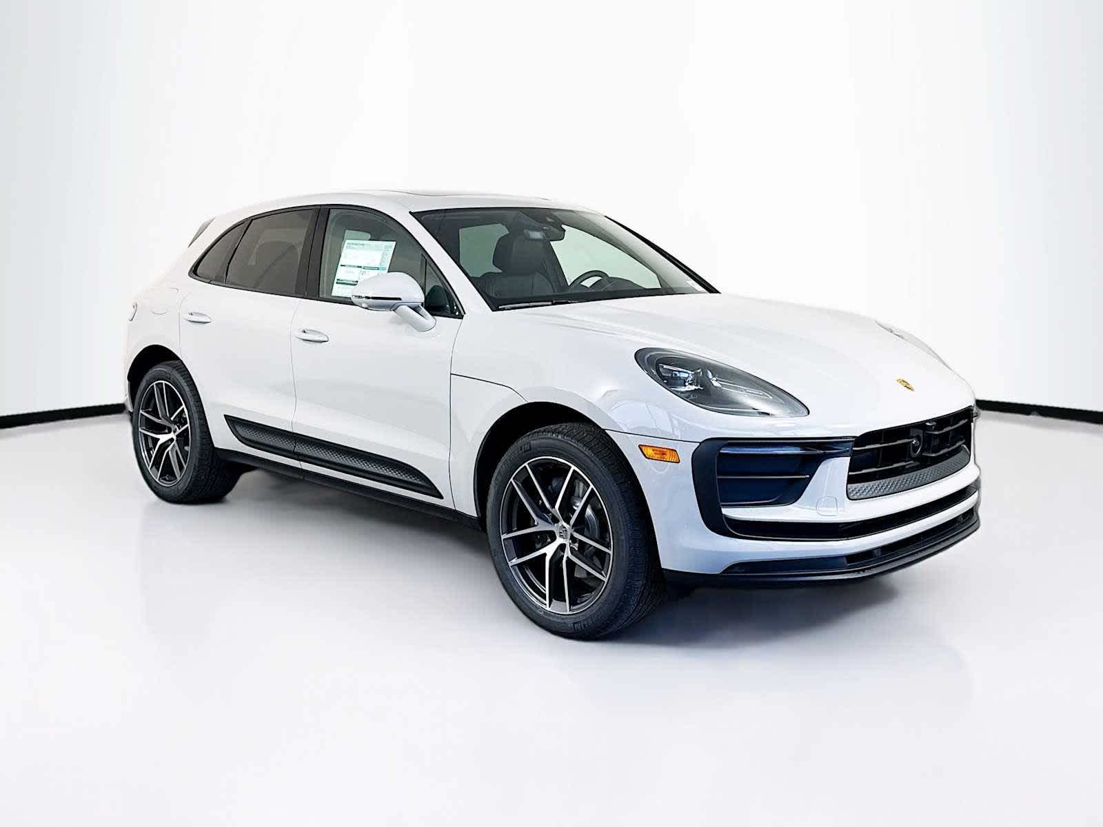 Thumbnail: 2026 Porsche Macan - 7