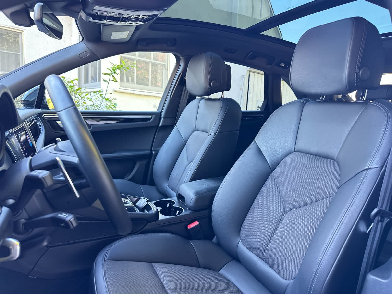 Thumbnail: 2025 Porsche Macan - 5