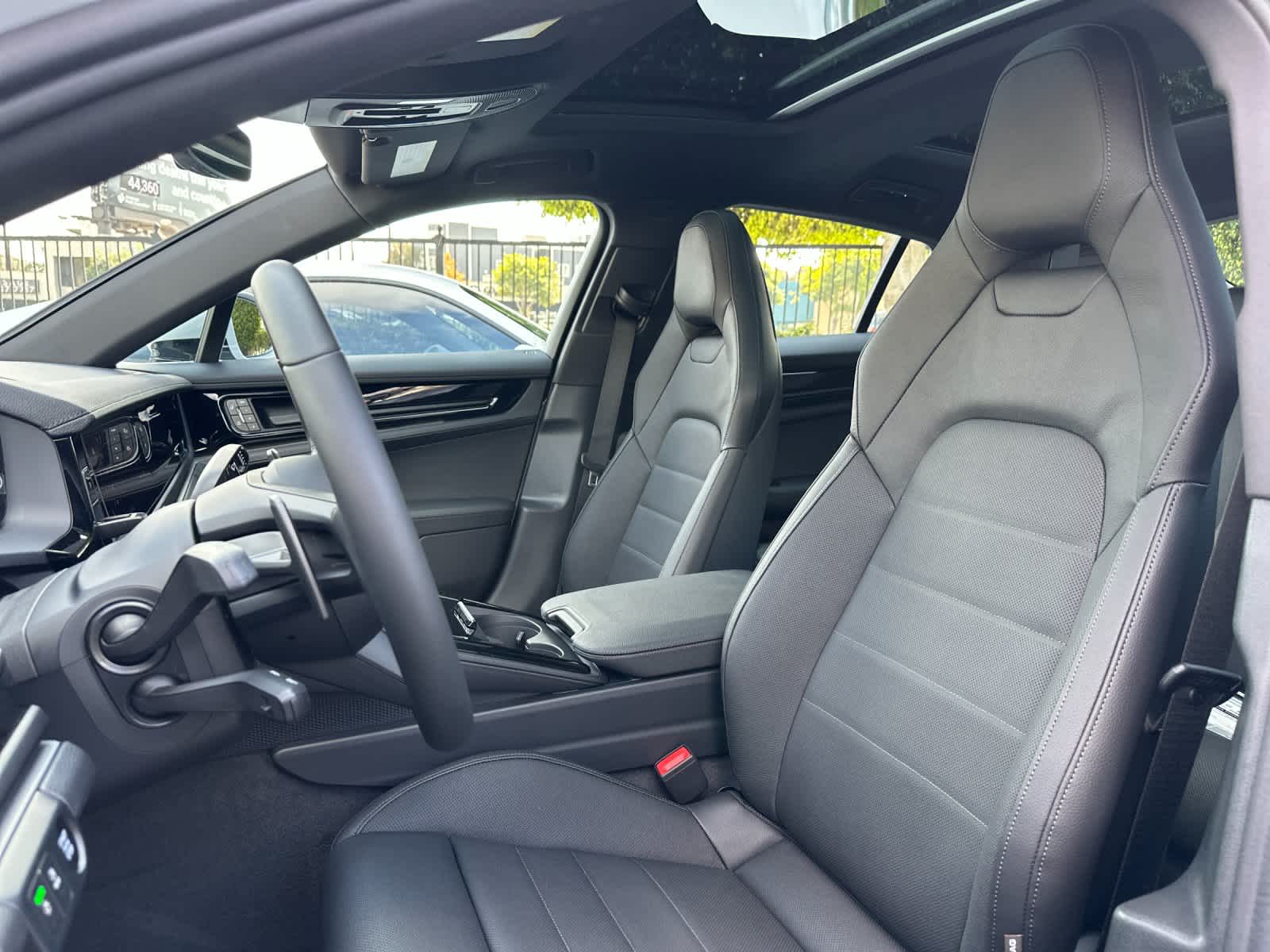 Thumbnail: 2026 Porsche Panamera - 5