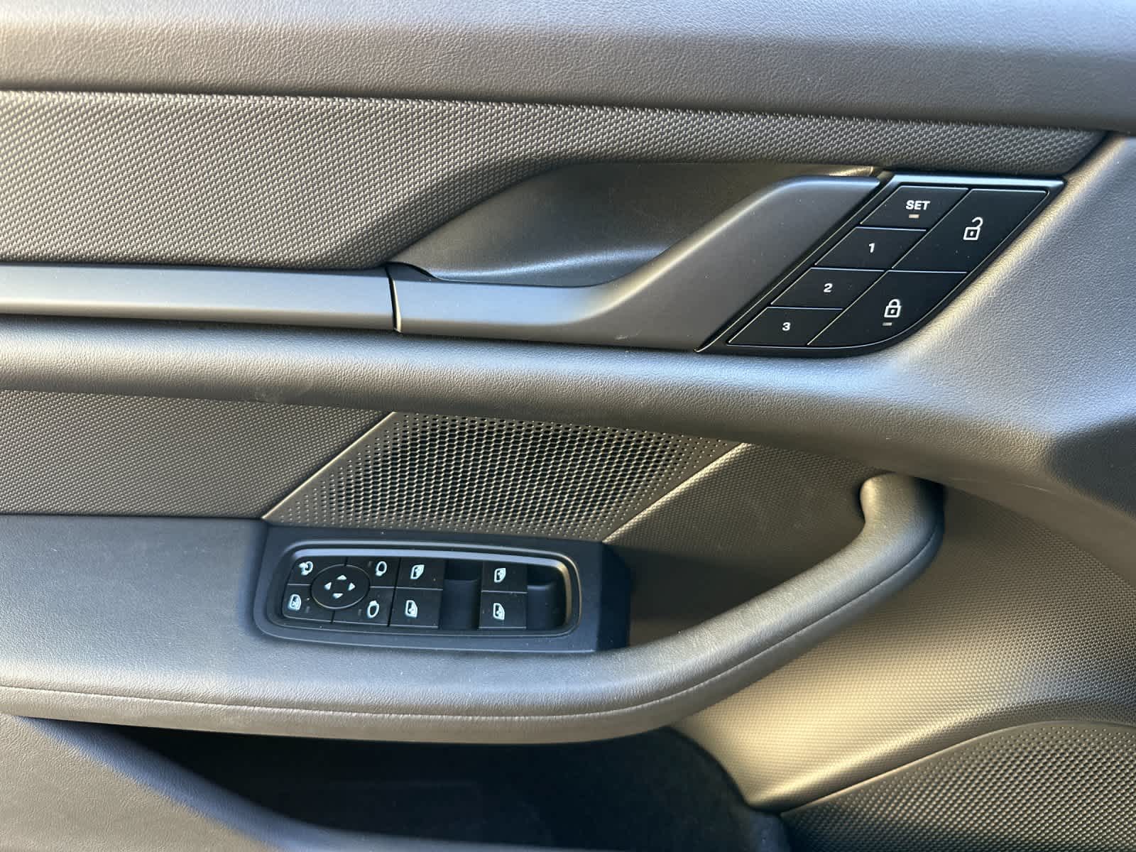 Thumbnail: 2024 Porsche Taycan - 12