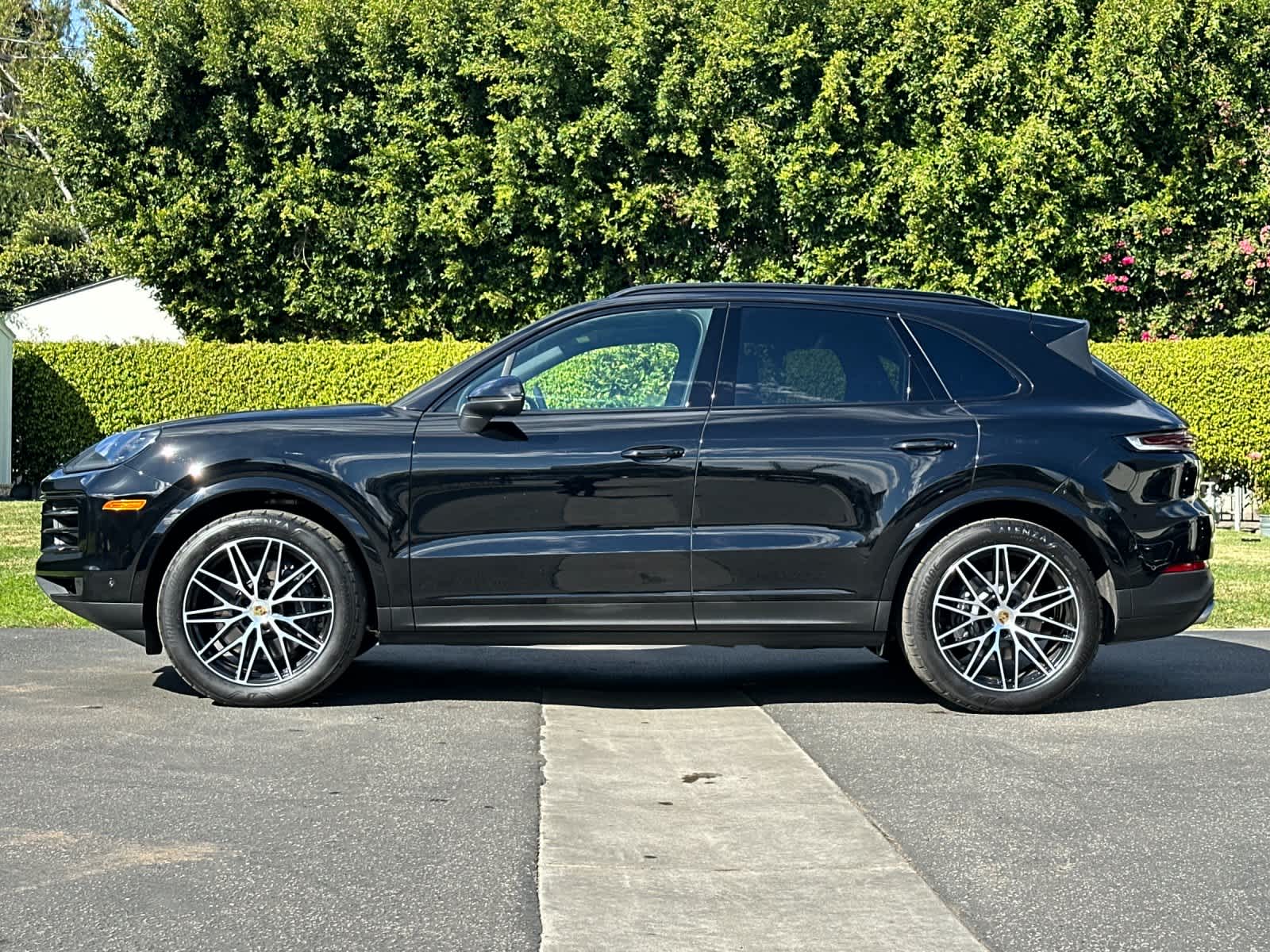 Thumbnail: 2024 Porsche Cayenne - 2