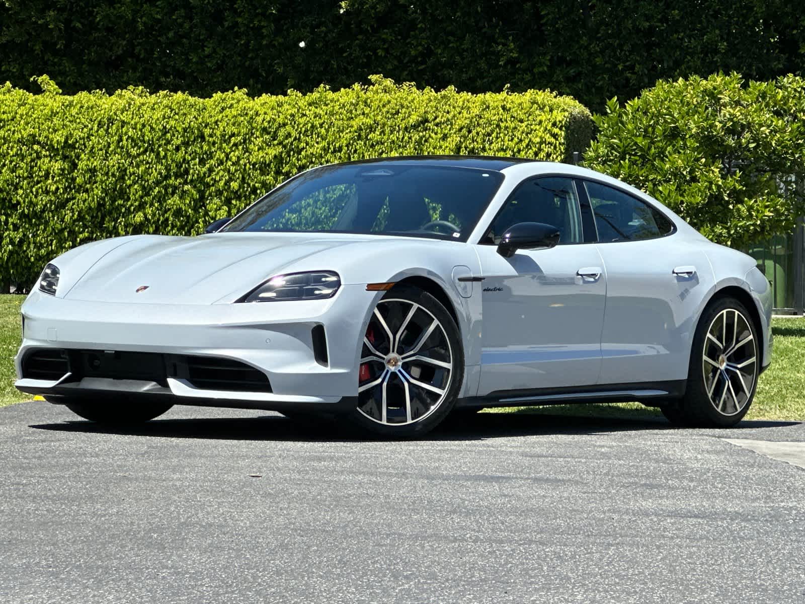 Thumbnail: 2026 Porsche Taycan - 1