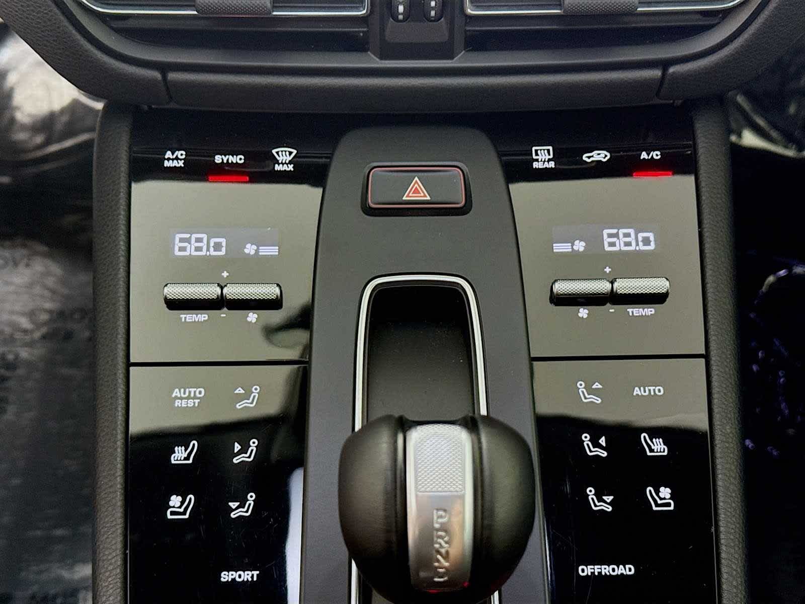 Thumbnail: 2024 Porsche Macan - 13